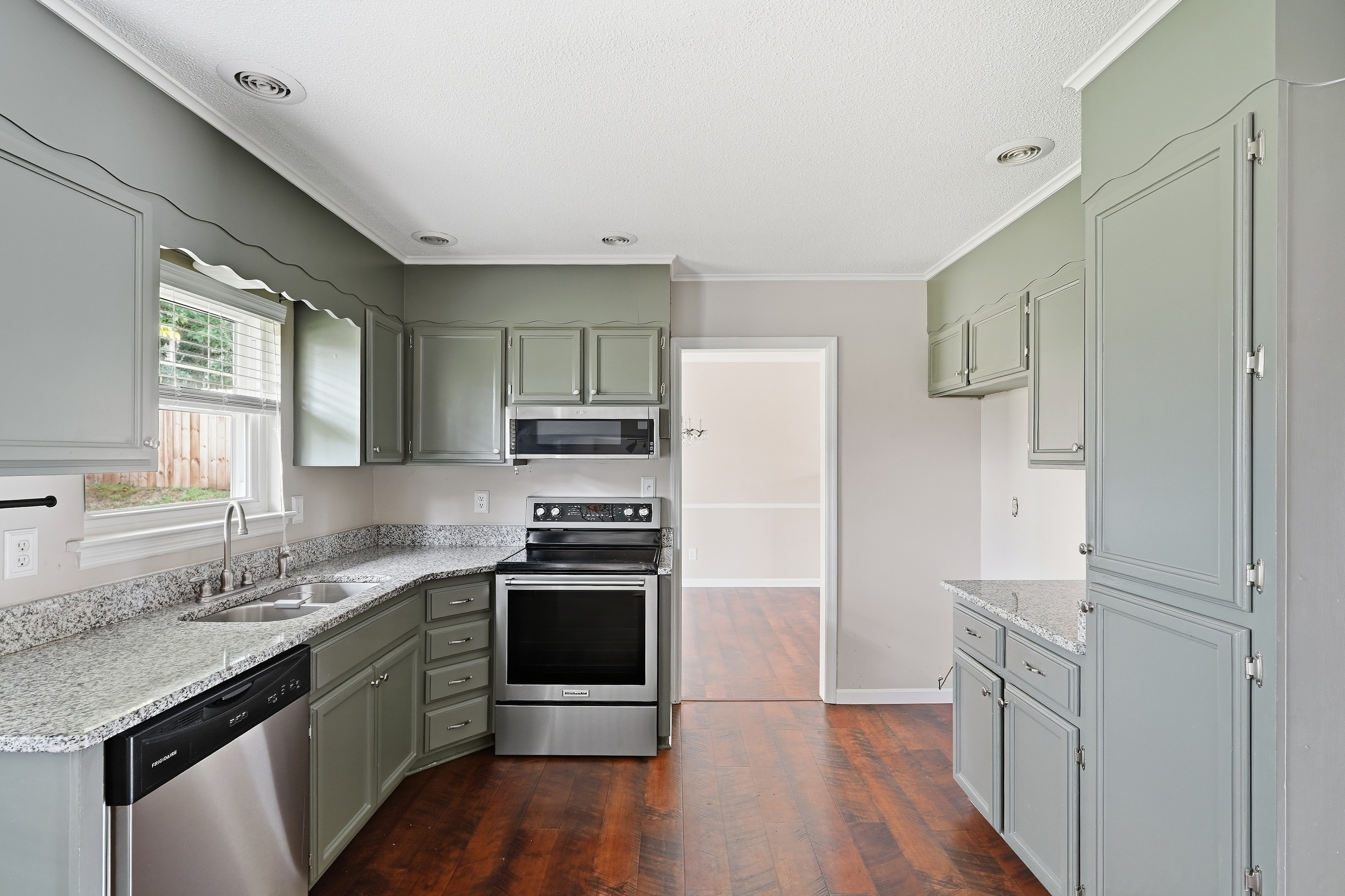 Photo 2 of 32 of 8269 Clipper Dr, Chattanooga, TN