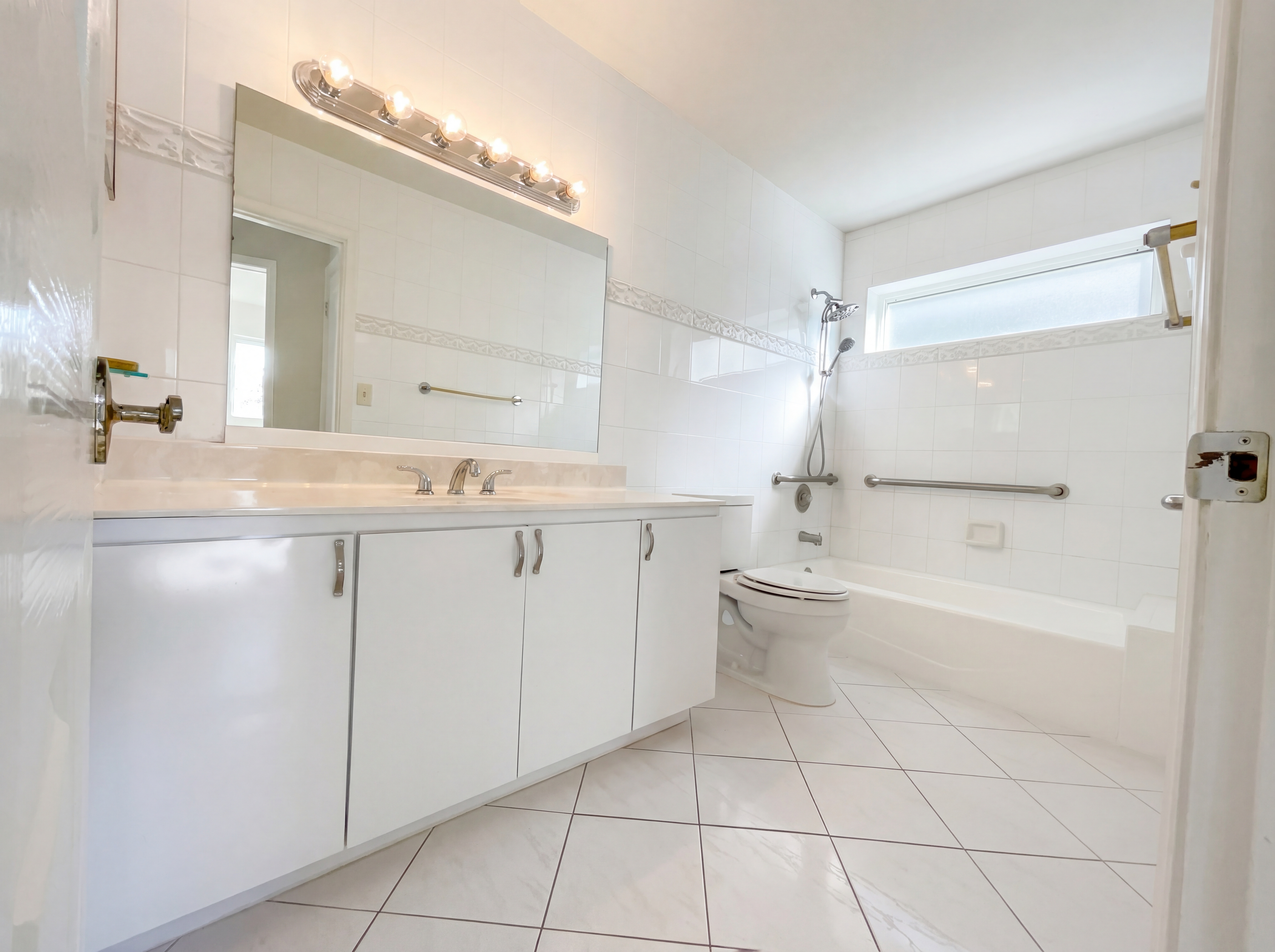 Photo 16 of 21 of 10001 SW 99th Ave, Miami, FL