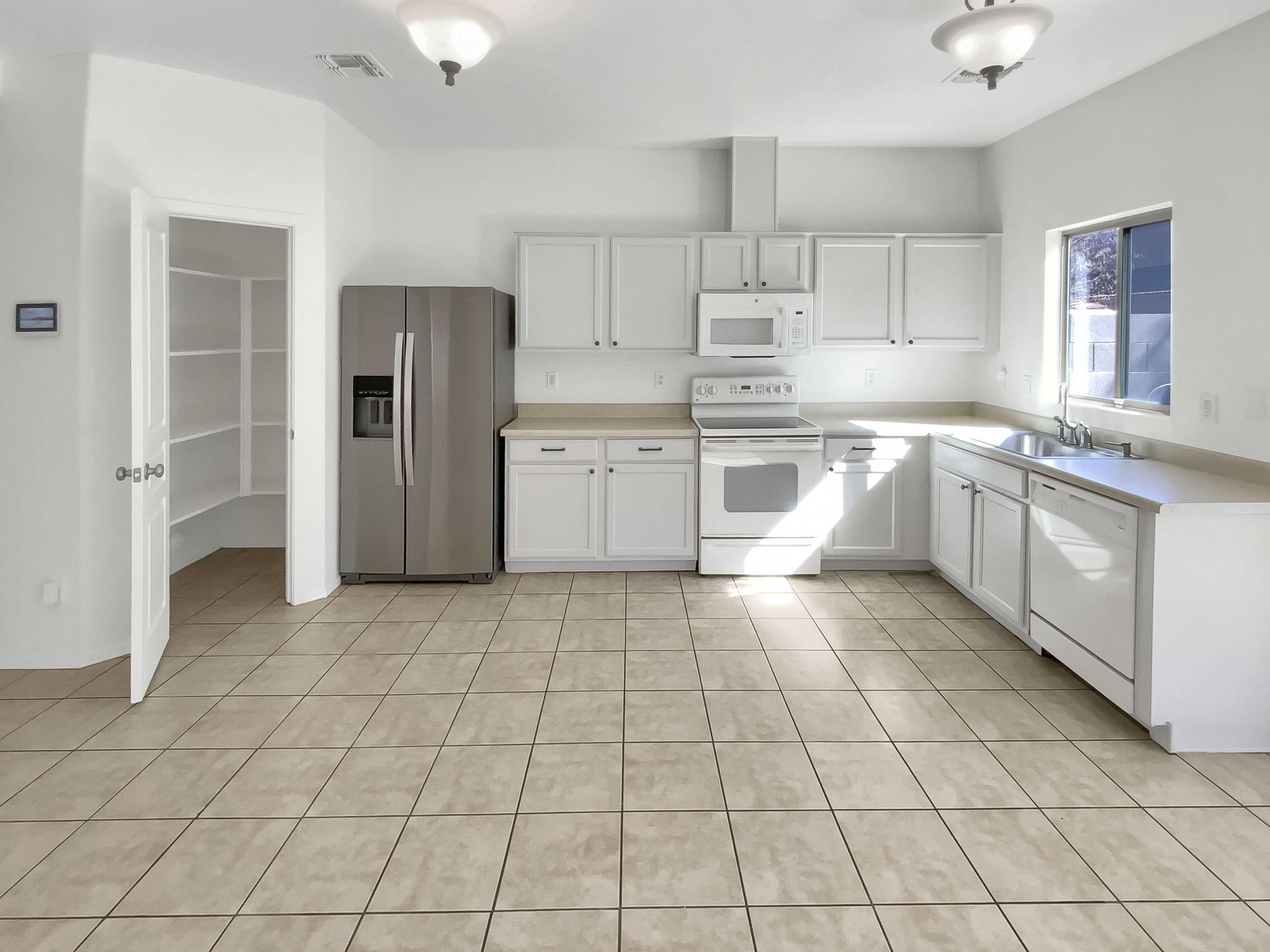 Photo 6 of 24 of 7009 W Lincoln St, Peoria, AZ