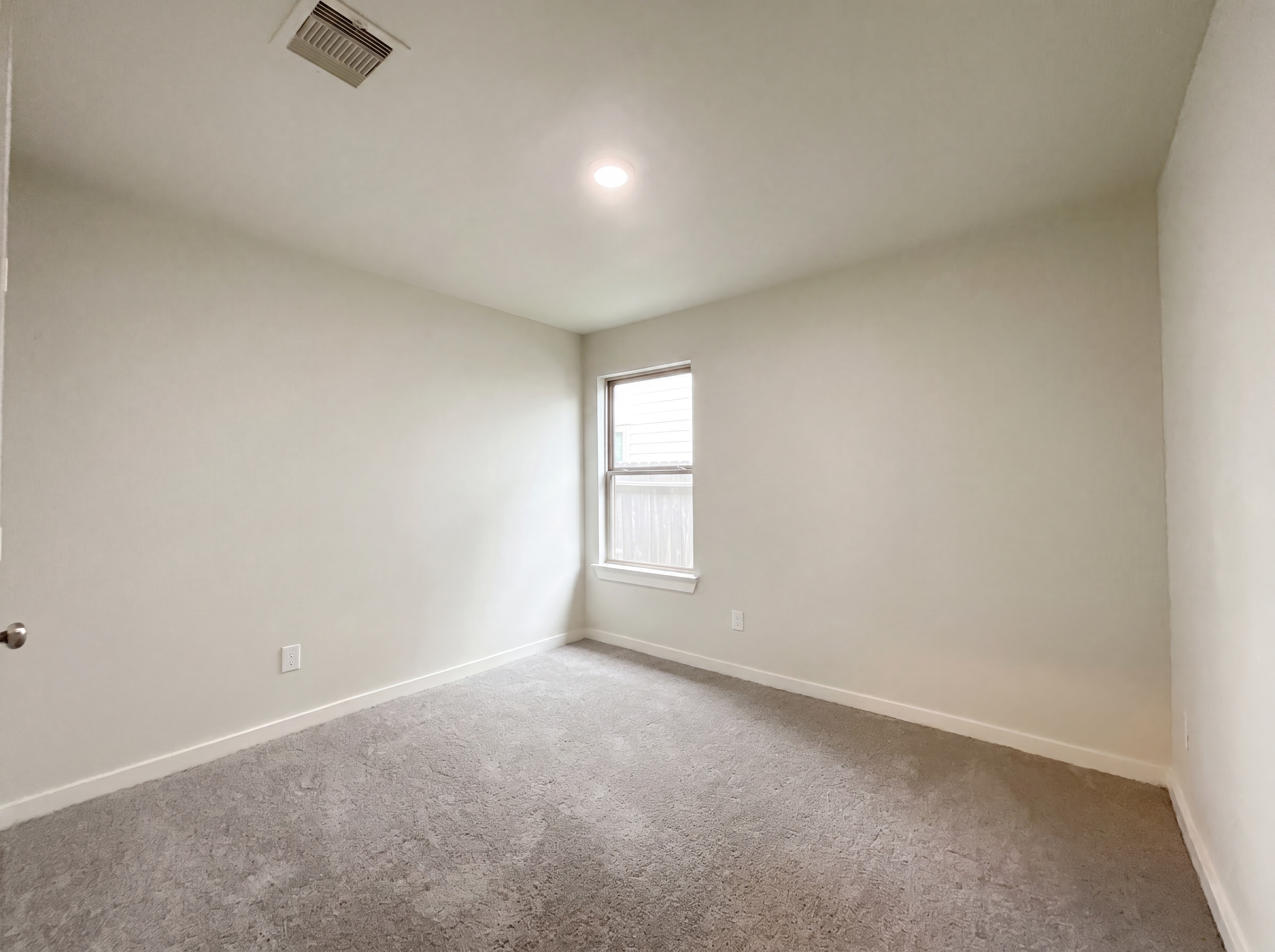 Photo 14 of 17 of 823 Deerhurst Ln, Magnolia, TX