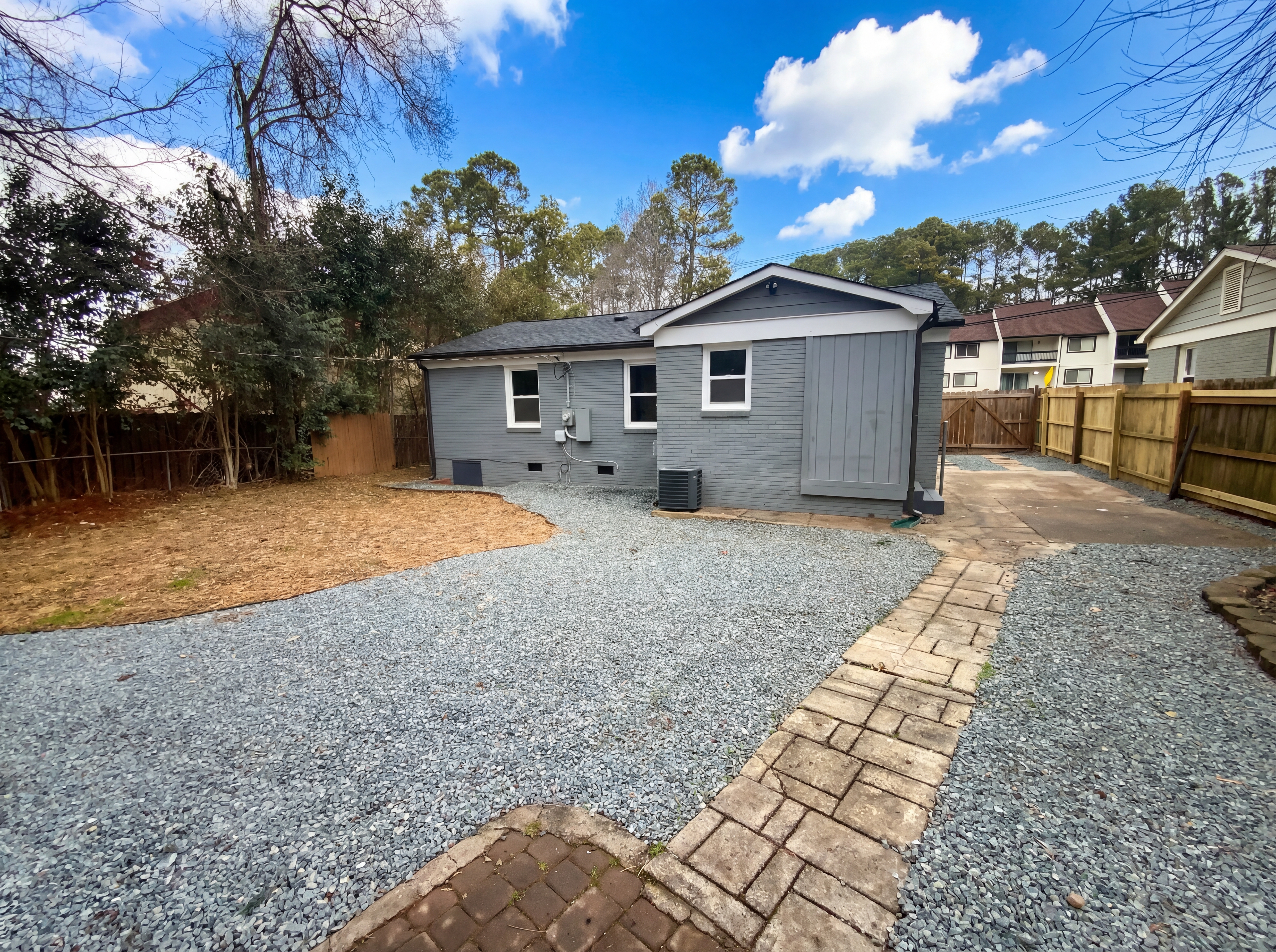Photo 5 of 21 of 2122 Kilborne Dr, Charlotte, NC
