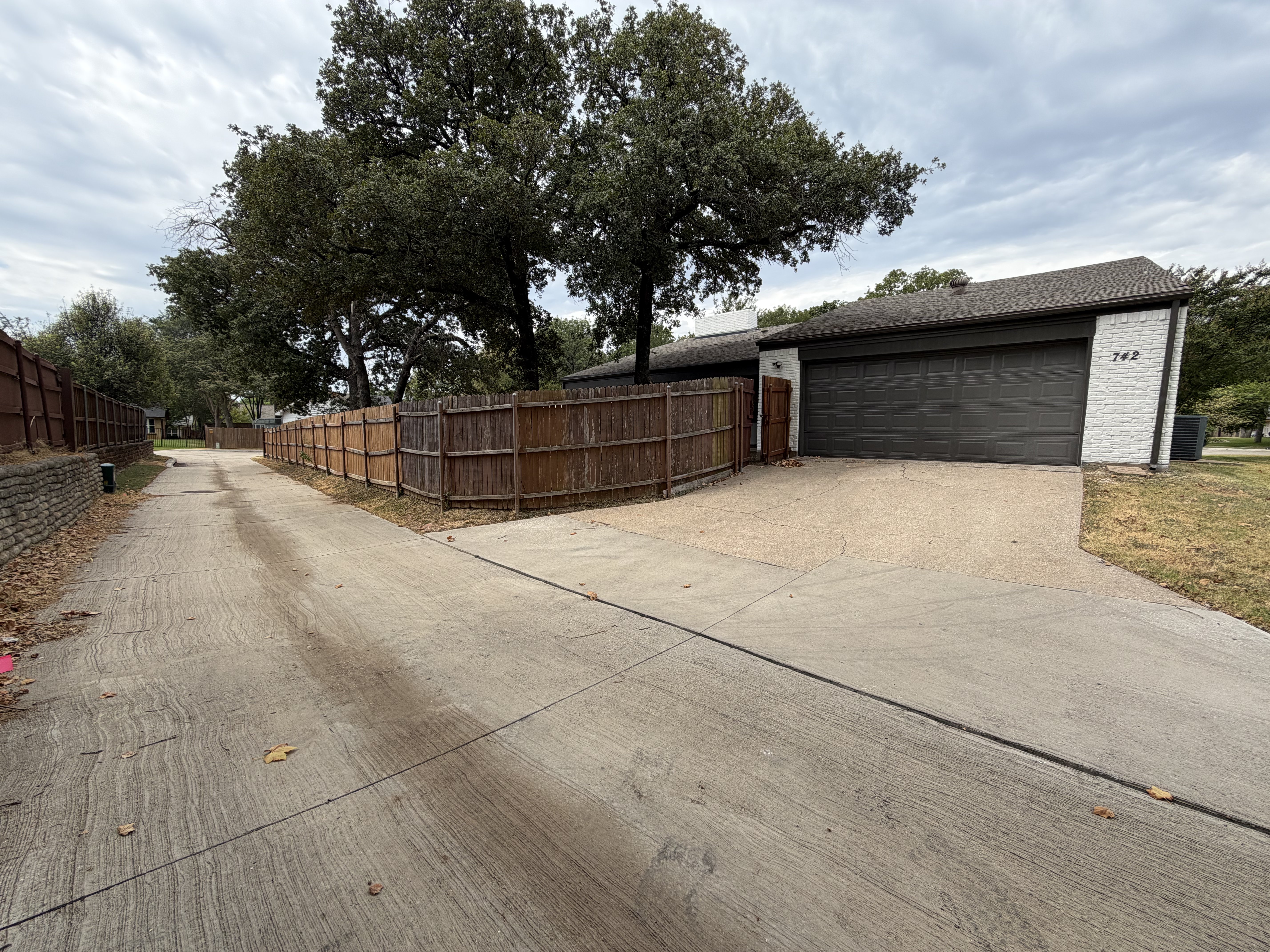 Photo 29 of 32 of 742 Hummingbird Cir, Lewisville, TX