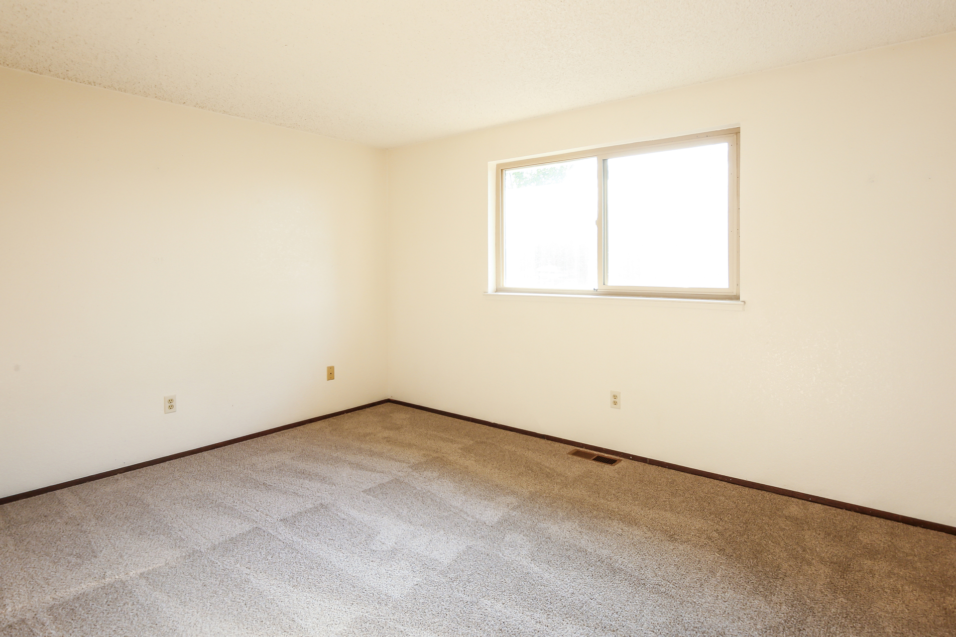 Photo 9 of 19 of 8355 Cub Ct, Reno, NV