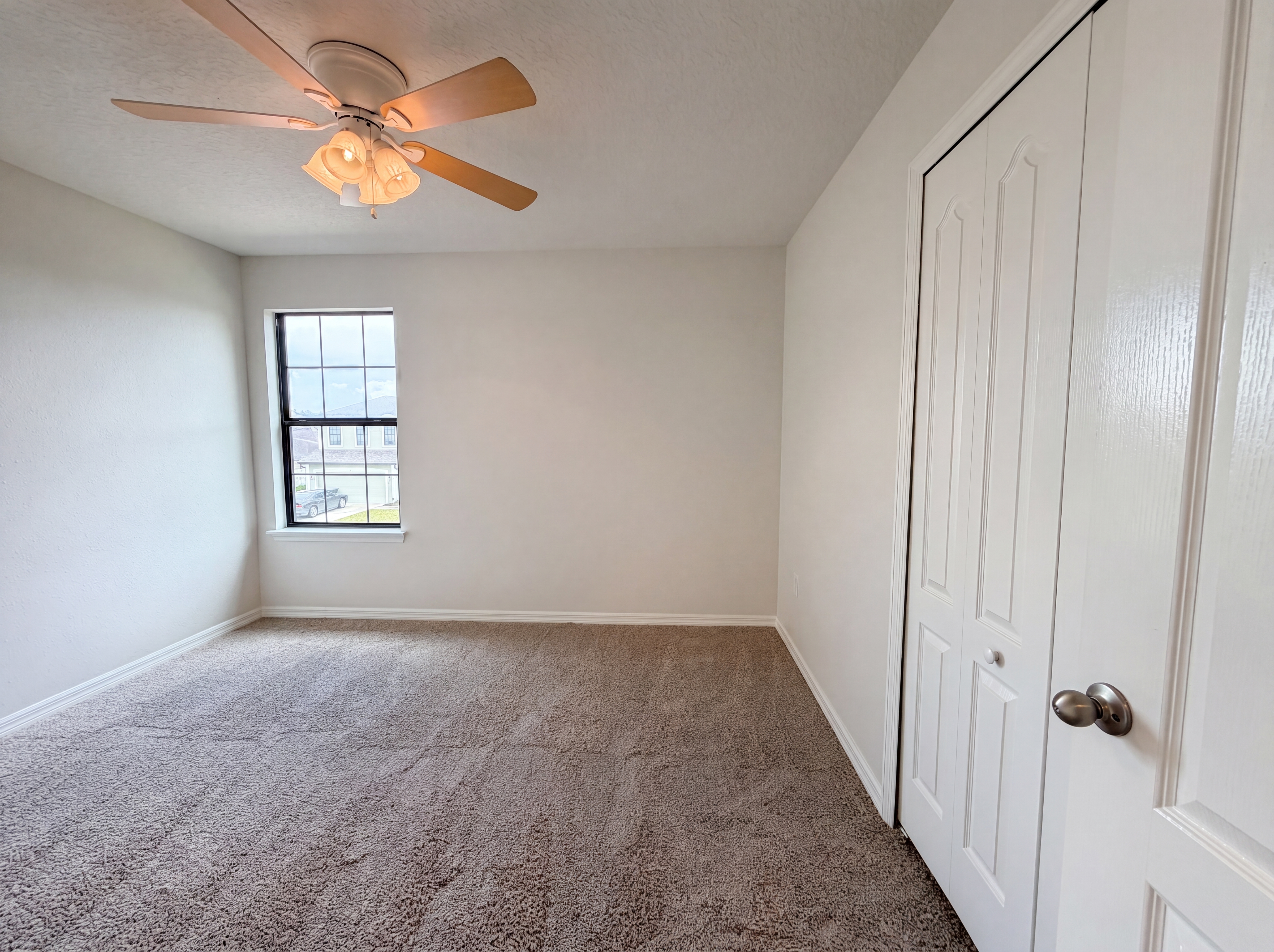 Photo 16 of 29 of 14207 Alistar Manor Dr, Wimauma, FL