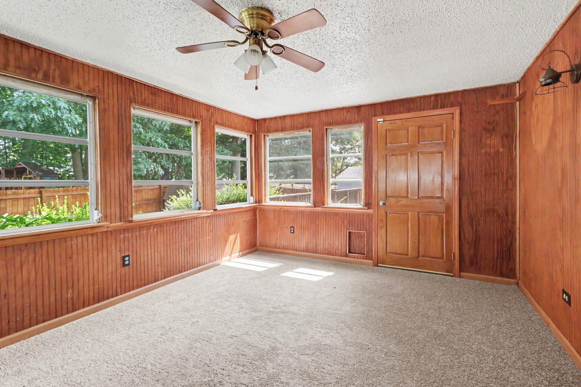 Photo 12 of 54 of 737 Fox Chase Cir, Bear, DE
