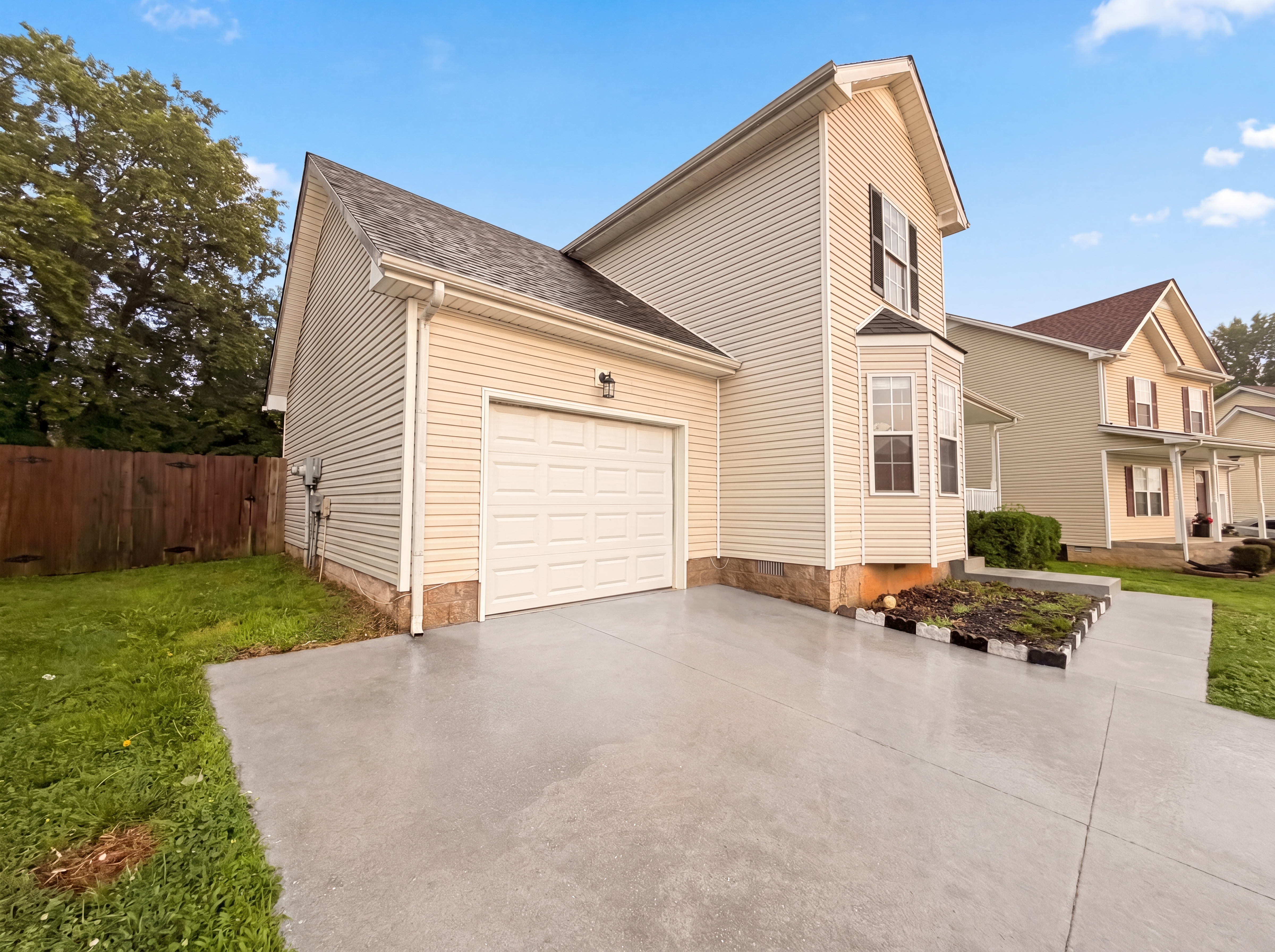 Photo 17 of 22 of 3432 Fox Meadow Way, Clarksville, TN