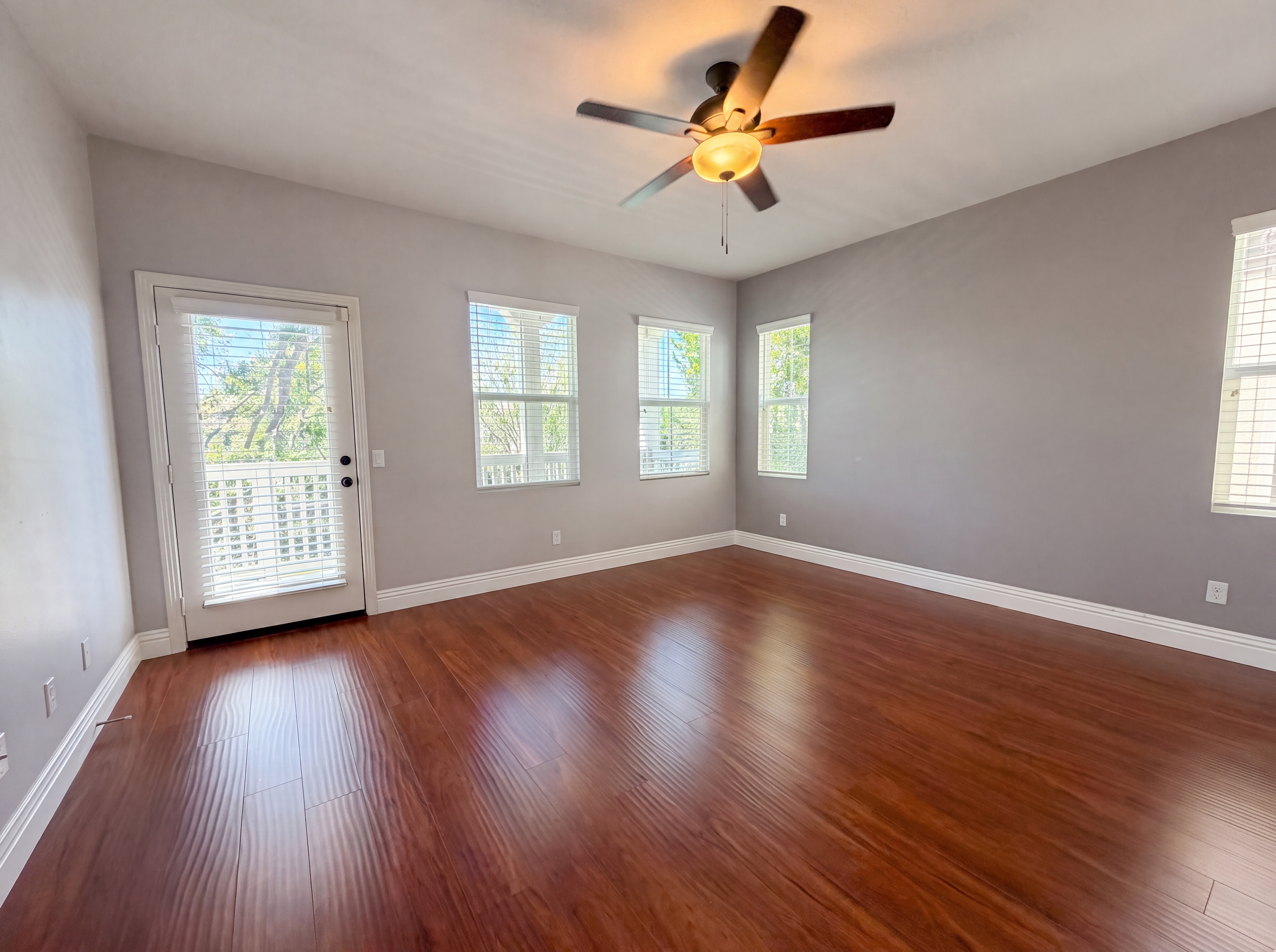 Photo 8 of 33 of 31891 Domenoe Way, Temecula, CA