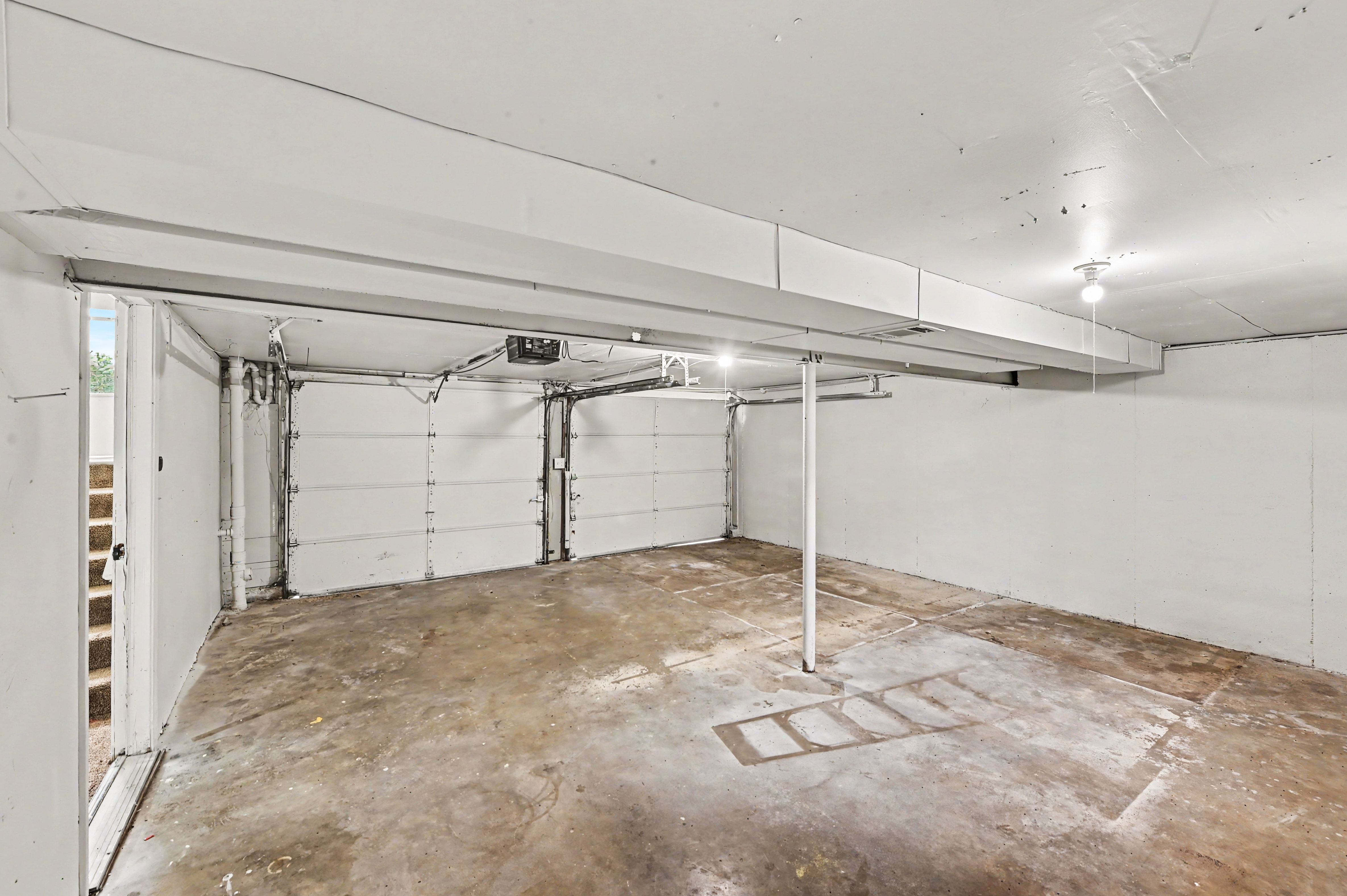 Photo 8 of 20 of 613 W Hulett St, Edgerton, KS