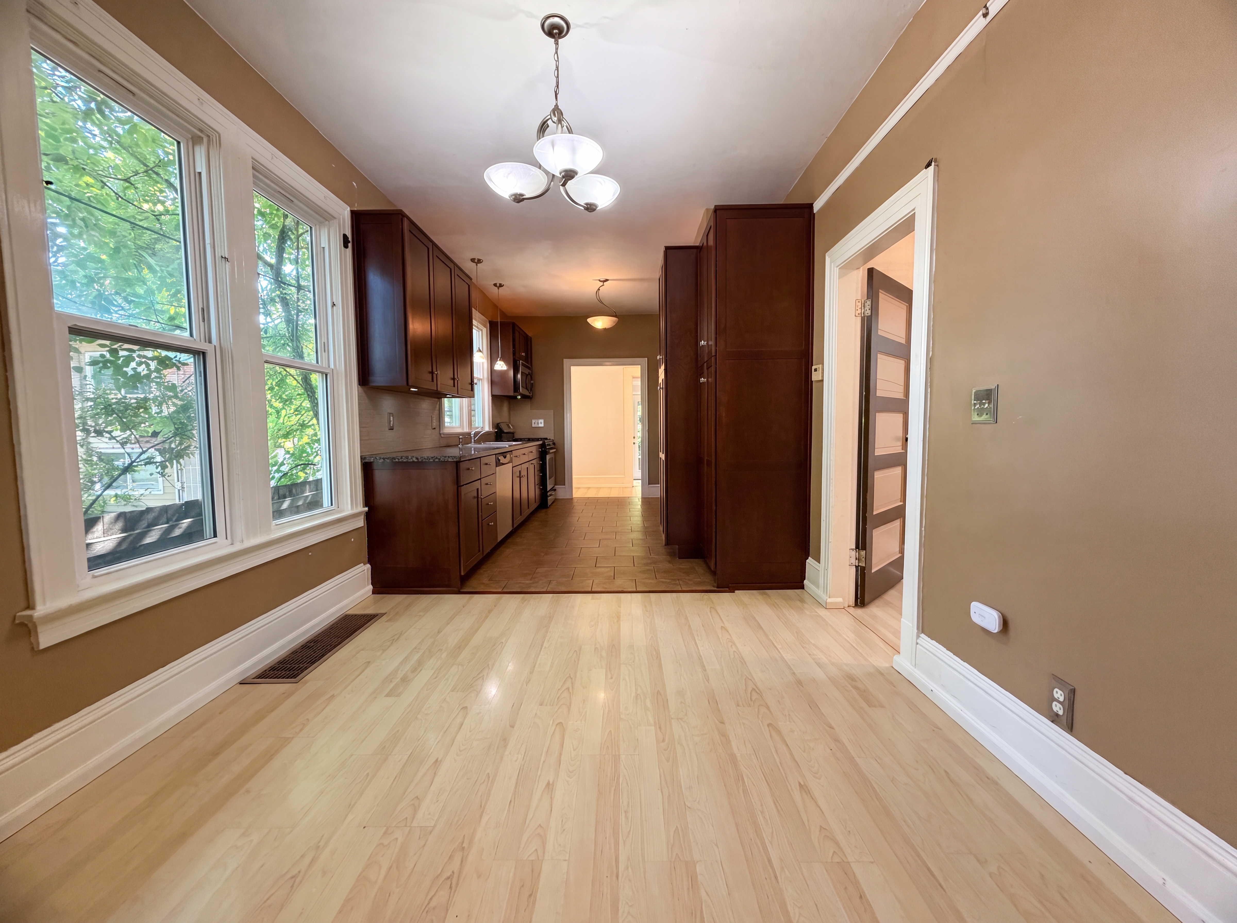 Photo 6 of 18 of 3214 SE 9th Ave, Portland, OR