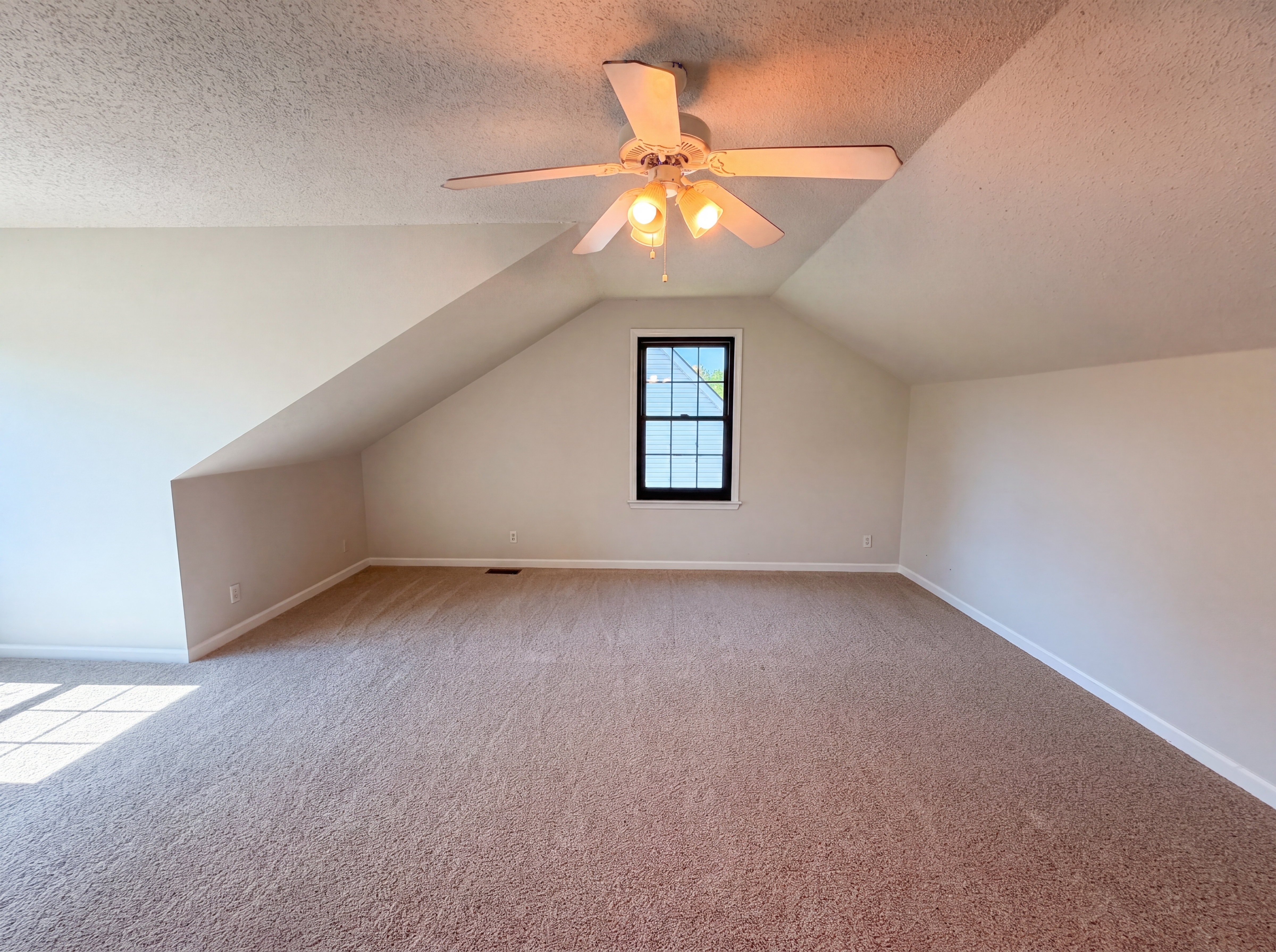 Photo 16 of 24 of 1688 Cedar Springs Cir, Clarksville, TN