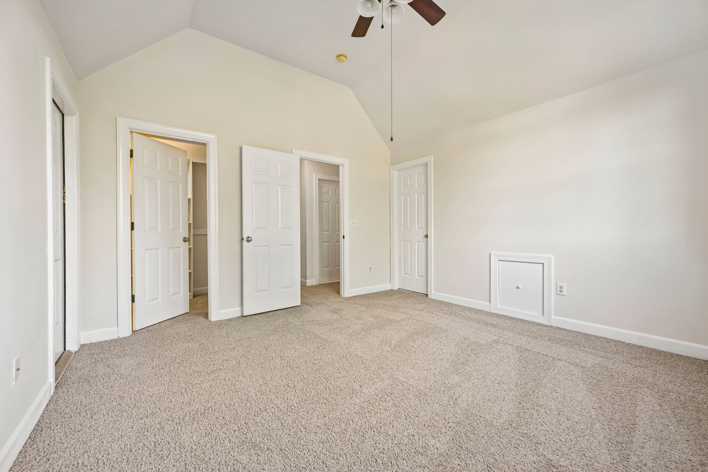 Photo 14 of 25 of 9701 Chris Dr, Raleigh, NC