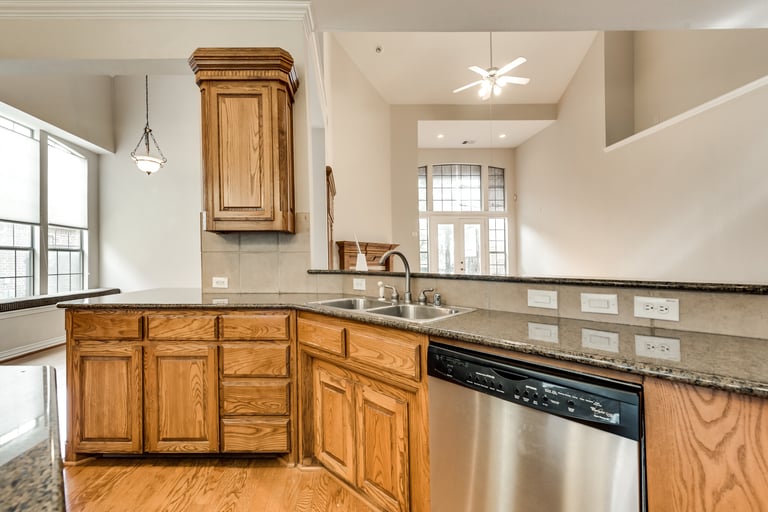 Photo 12 of 46 - 6405 Tempest Cir, Plano, TX 75024