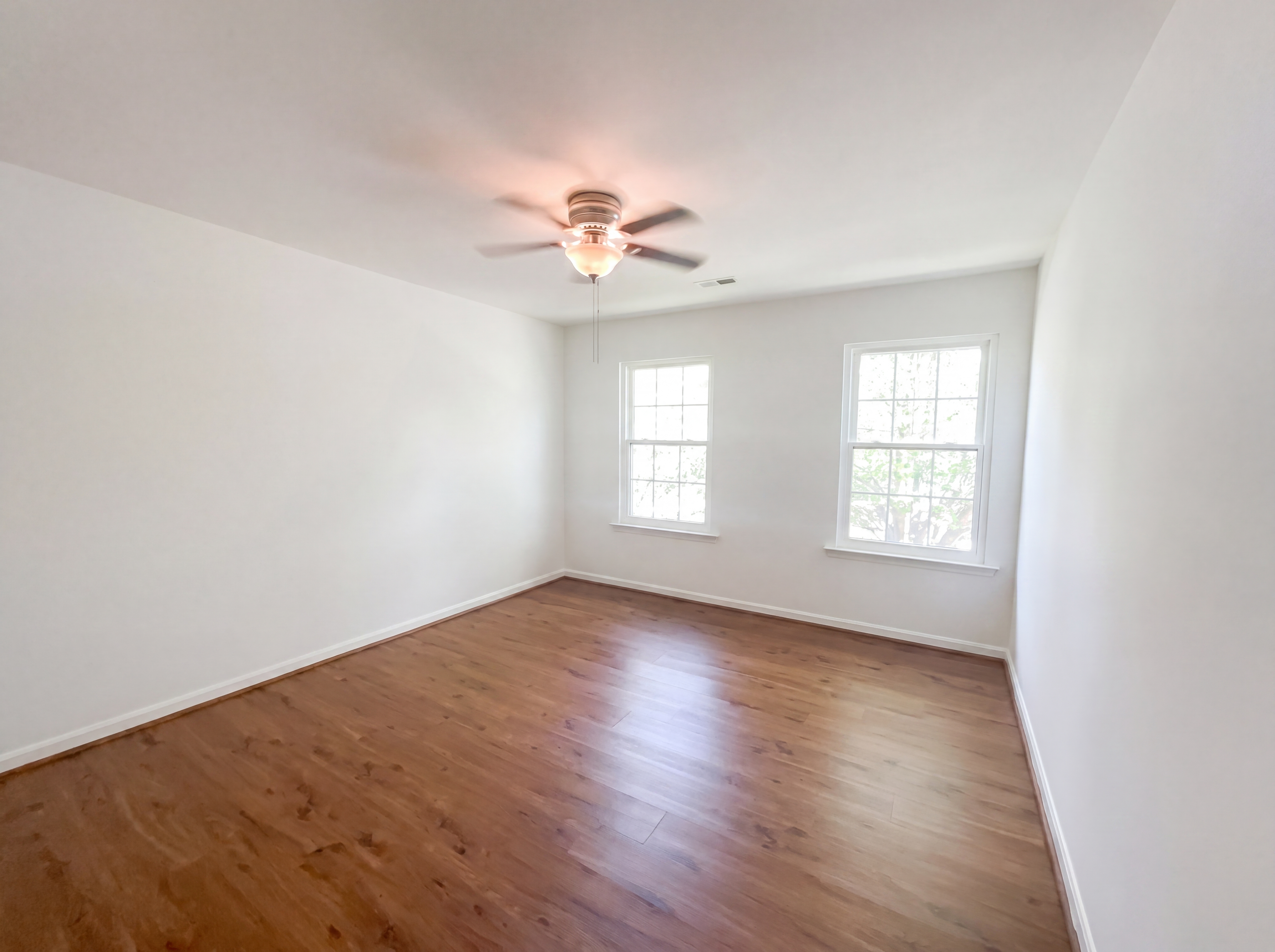 Photo 11 of 38 of 2322 Ashford Ln, Waldorf, MD