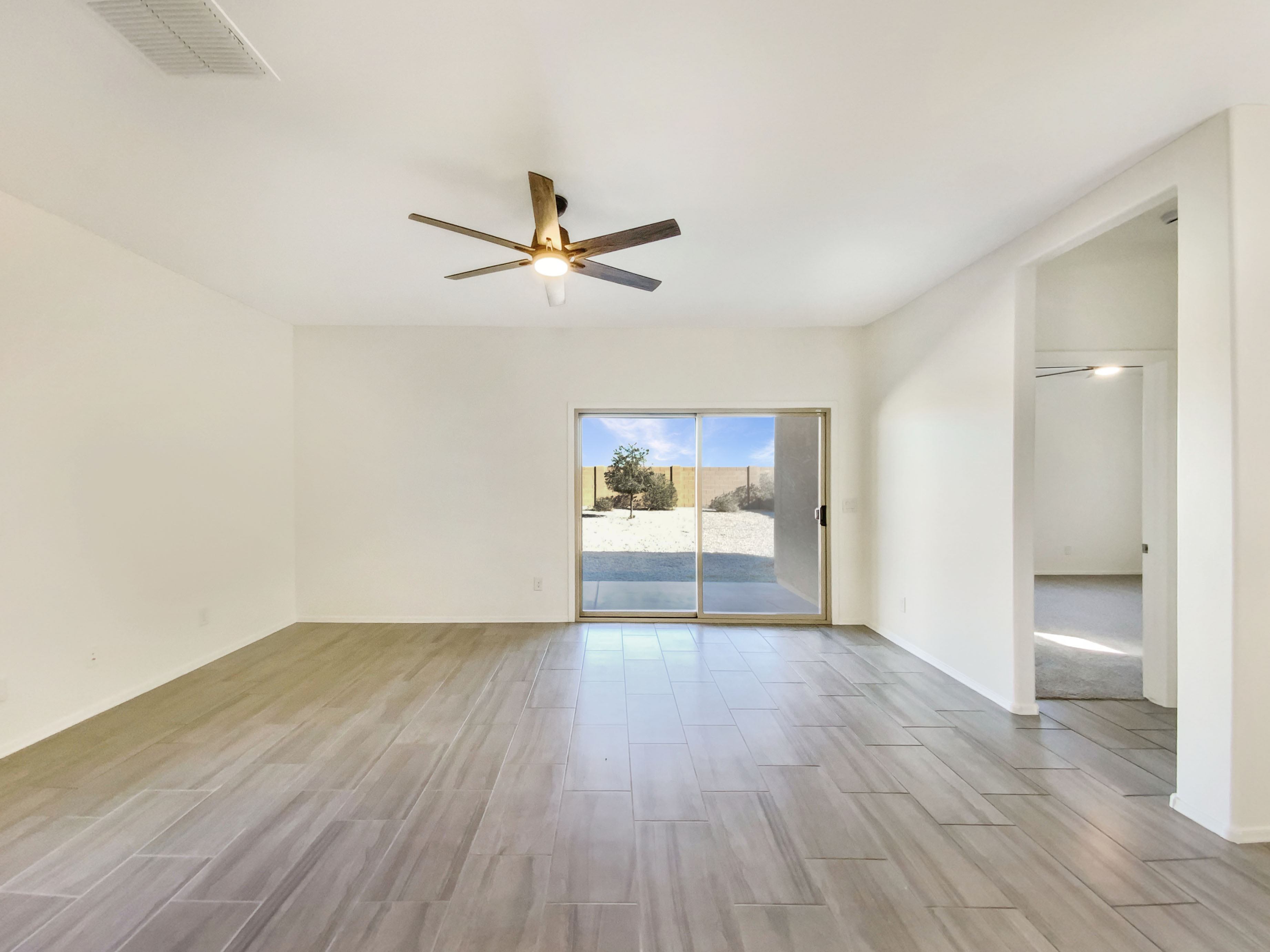 Photo 3 of 20 of 1752 N Hubbard St, Casa Grande, AZ