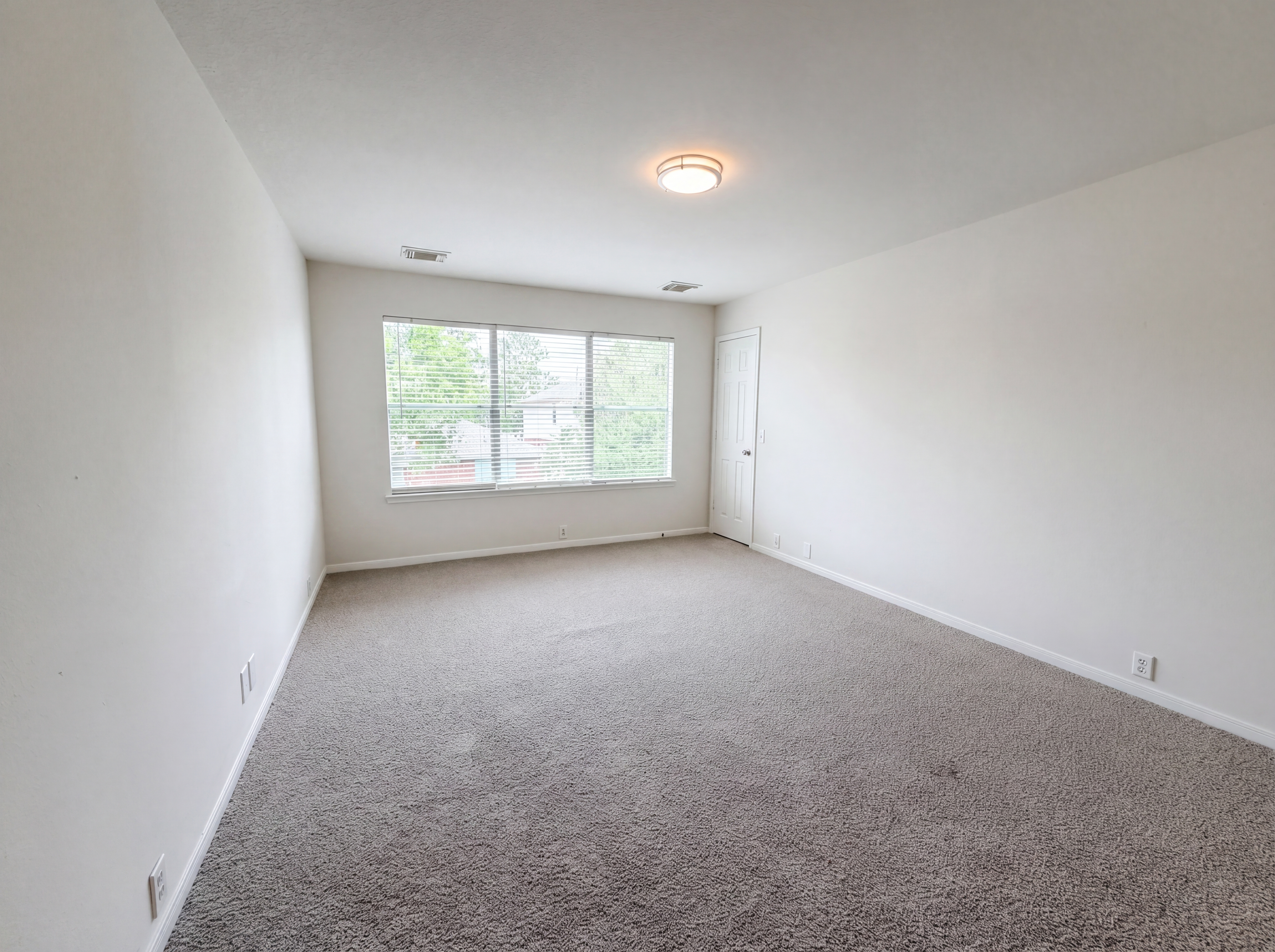 Photo 4 of 23 of 11918 Sonora Springs Dr, Tomball, TX