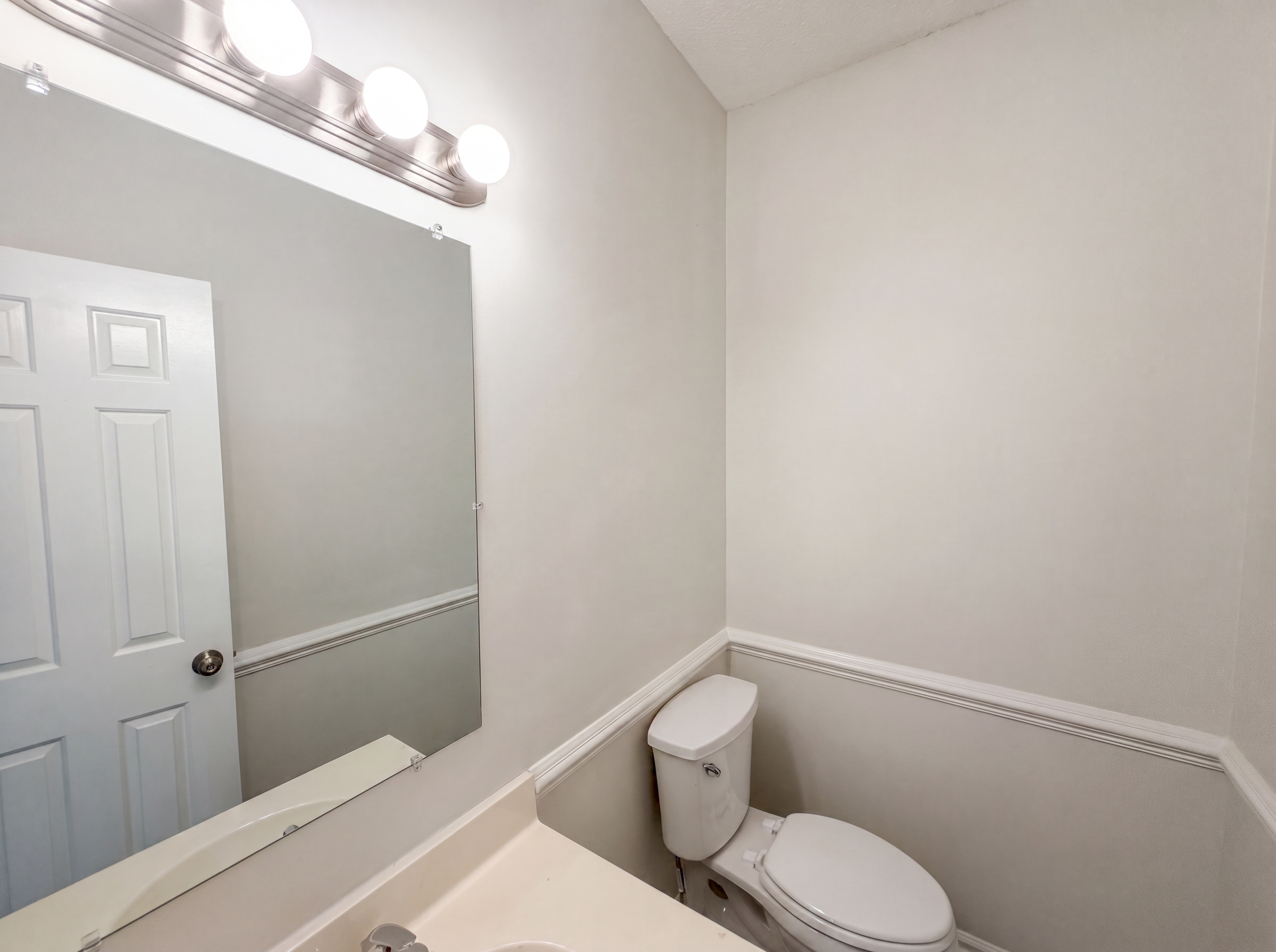 Photo 14 of 16 of 5209 Heelands Ct, Raleigh, NC