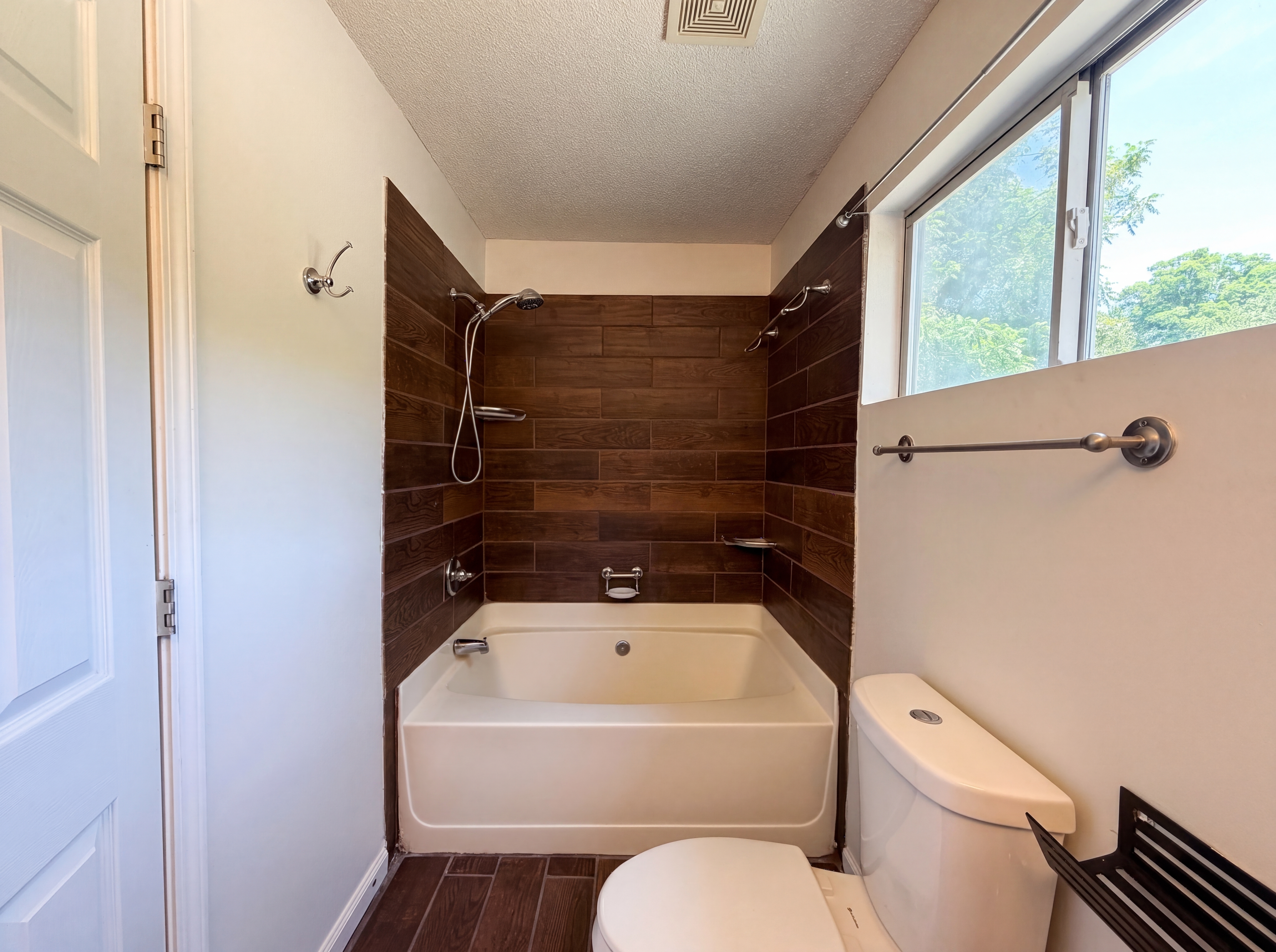 Photo 18 of 27 of 3753 Soapstone Rd, Decatur, GA
