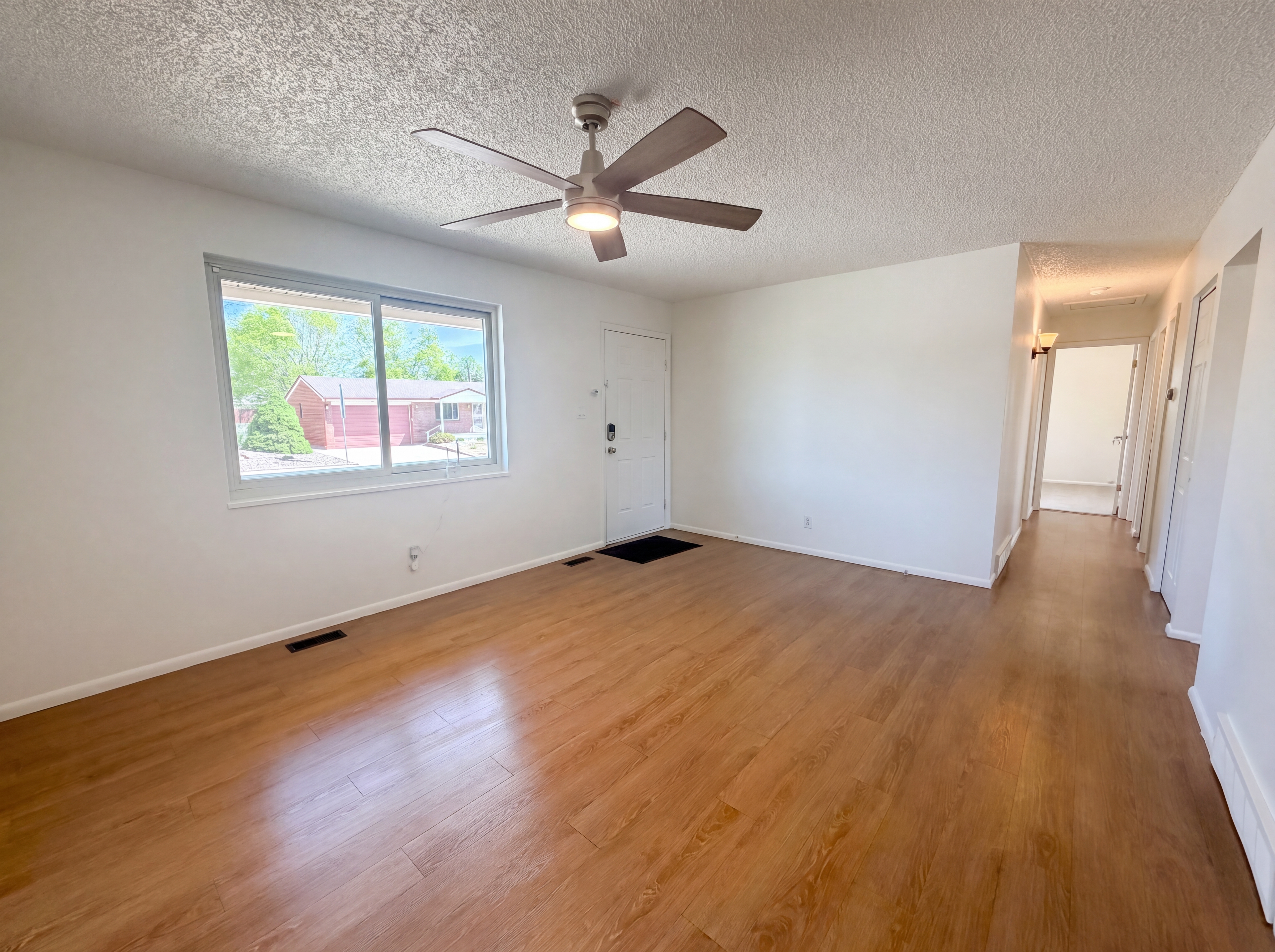 Photo 7 of 25 of 1902 E 116th Pl, Northglenn, CO