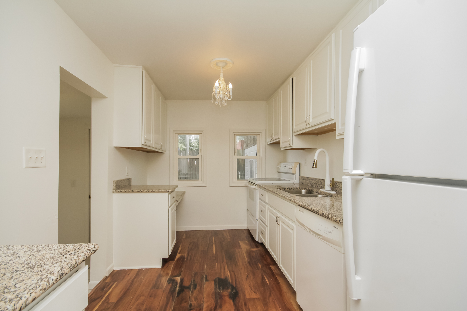 Photo 10 of 22 of 1107 E Joliet St, Crown Point, IN