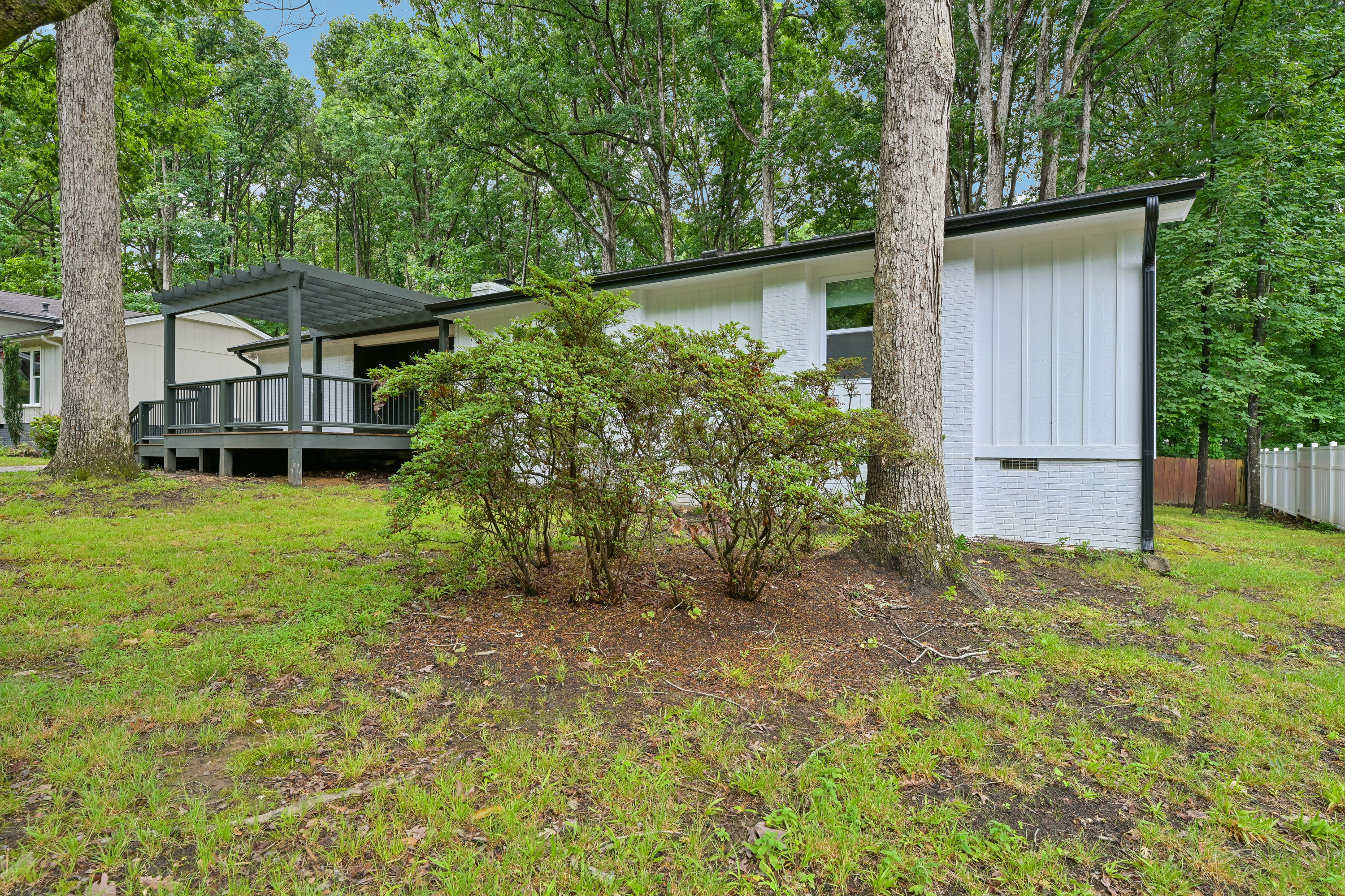 Photo 7 of 36 of 6625 Suburban Dr, Raleigh, NC