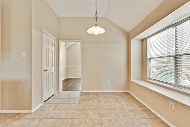 Photo 11 of 33 - 9621 Links Fairway Dr, Rowlett, TX 75089