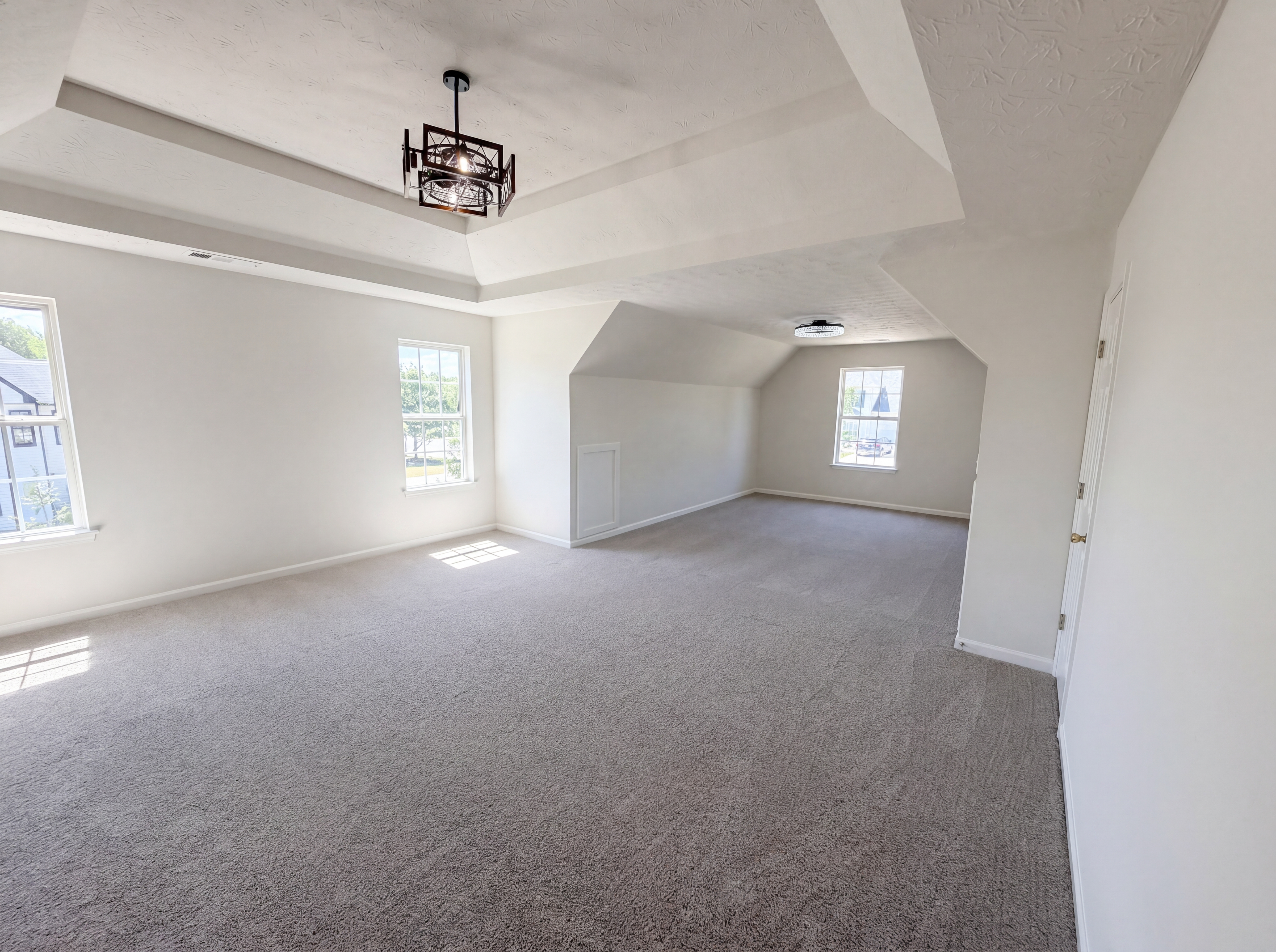 Photo 4 of 25 of 2925 Lake Port Dr, Snellville, GA