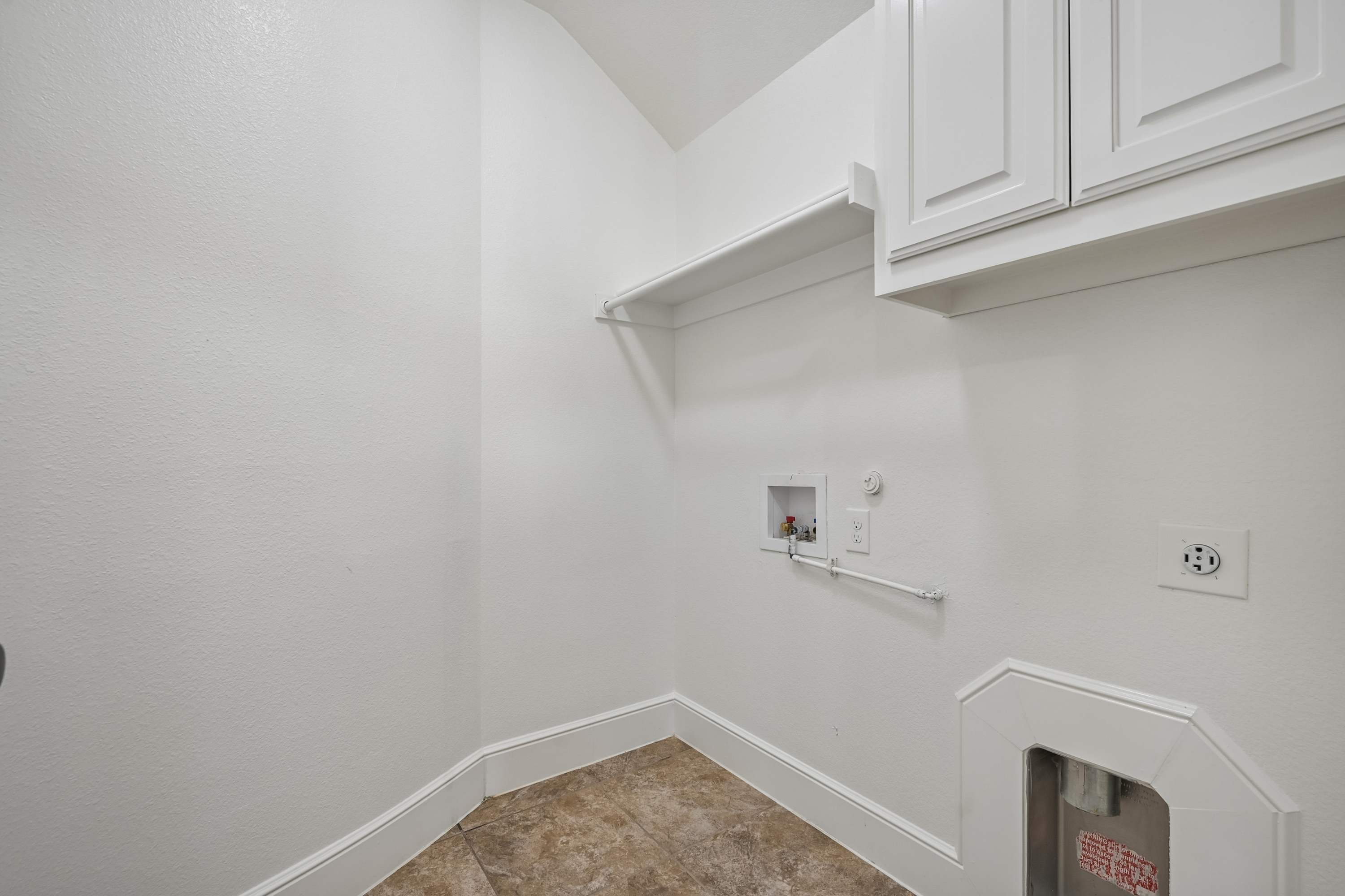 Photo 23 of 36 of 2156 Alcove Dr, Frisco, TX