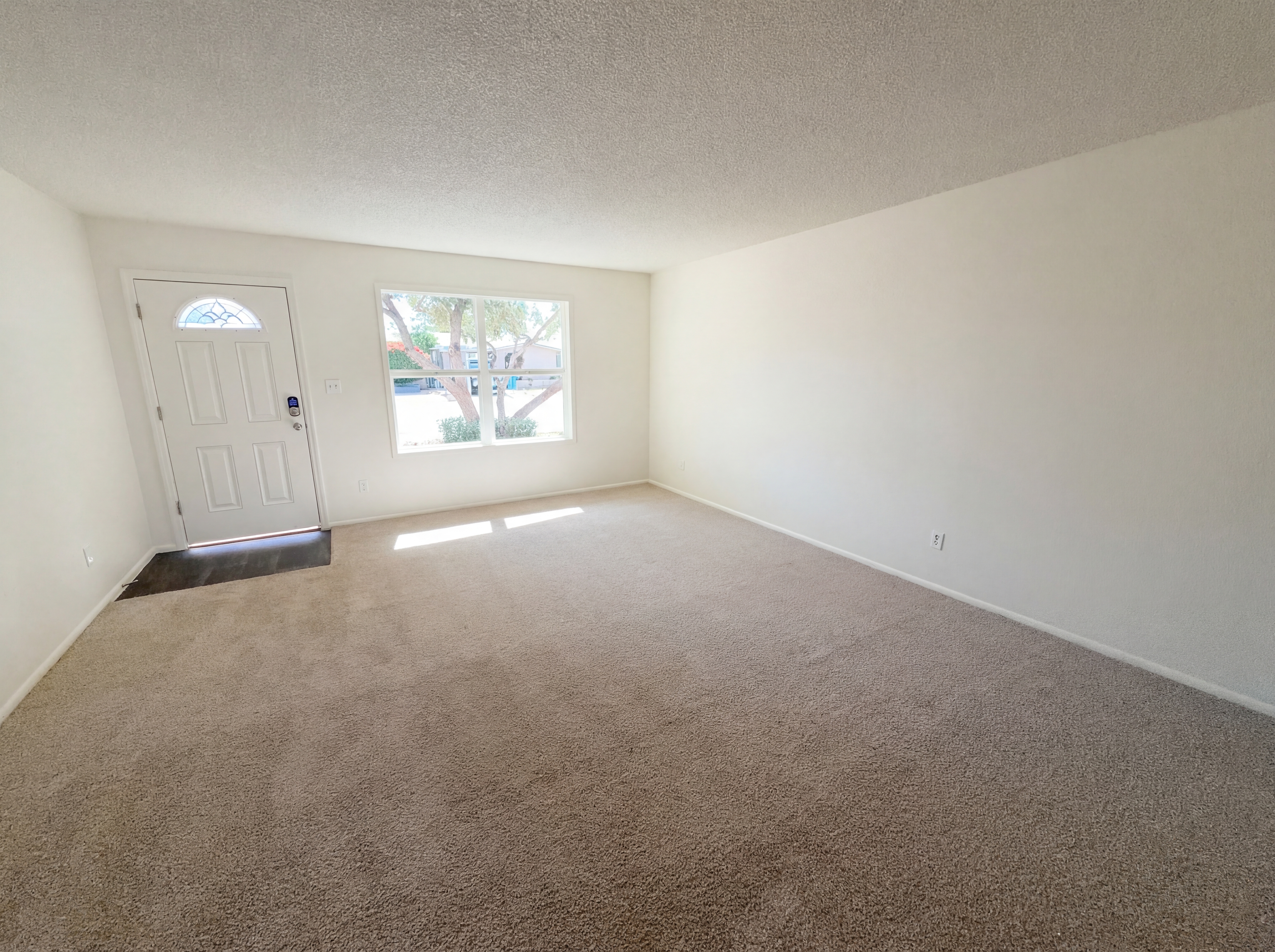 Photo 3 of 24 of 4150 W Medlock Dr, Phoenix, AZ