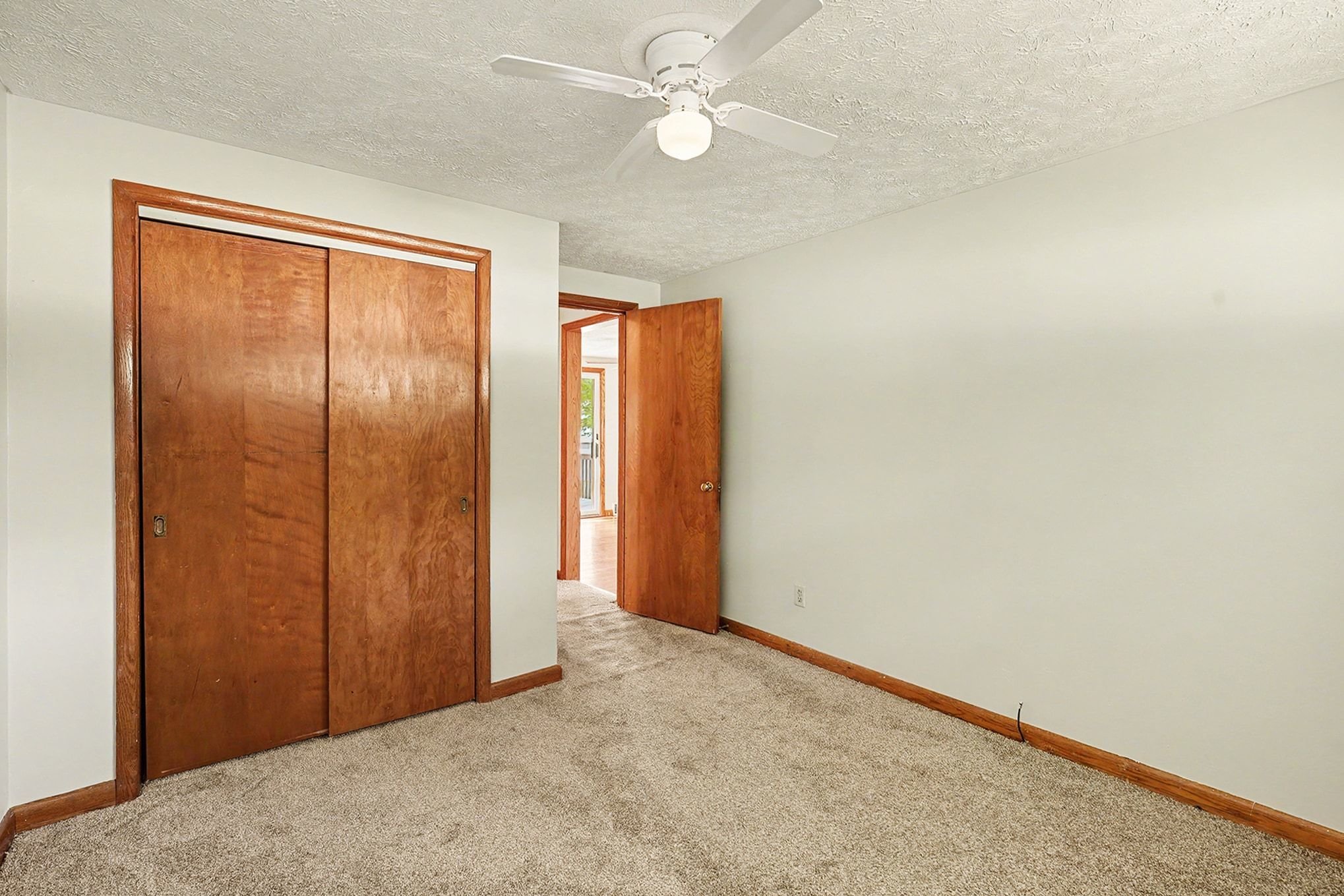 Photo 14 of 28 of 811 Leecrest St NW, Massillon, OH