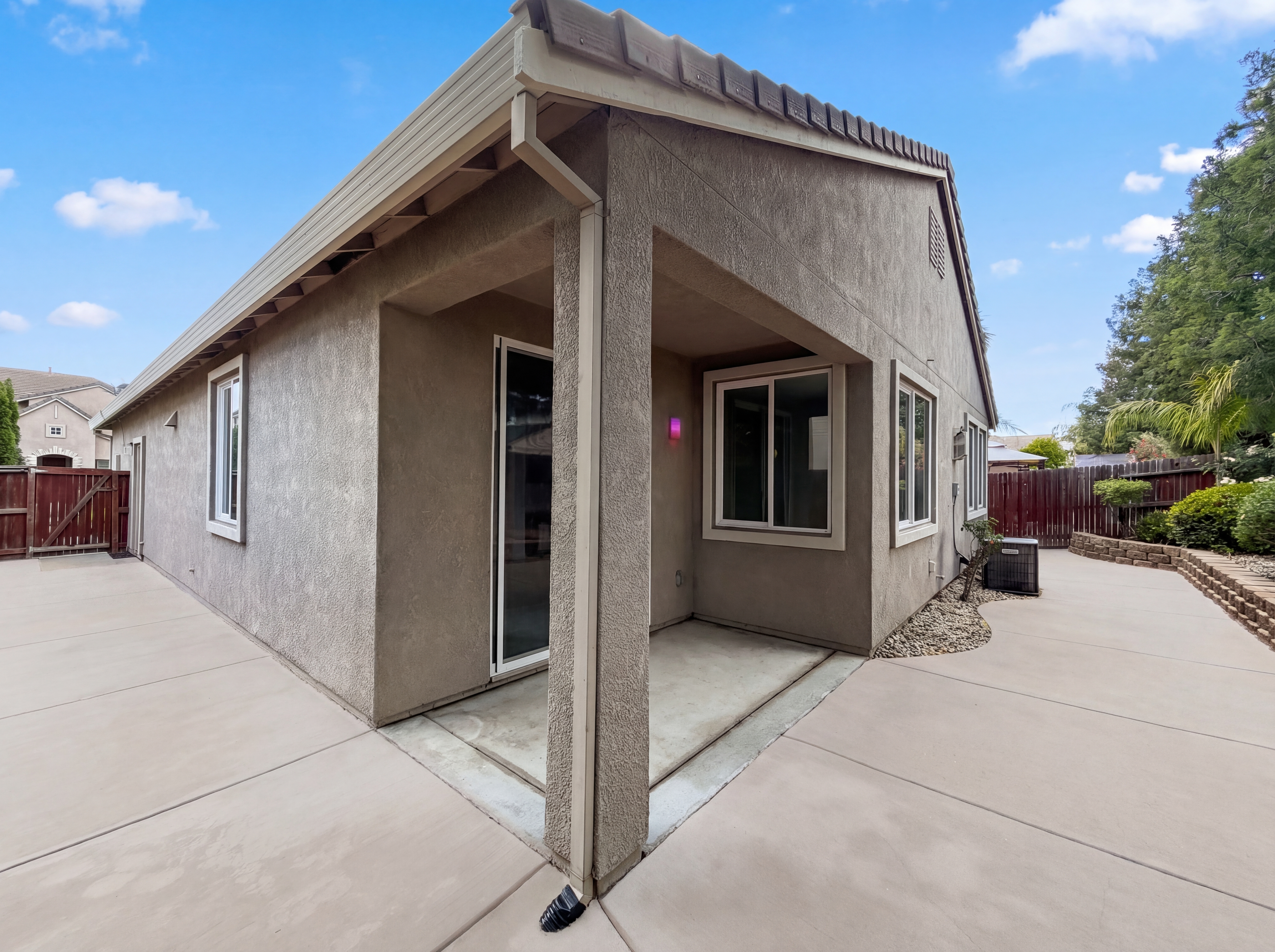Photo 5 of 43 of 8532 Hawley Way, Elk Grove, CA