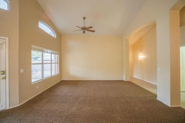 Photo 10 of 28 - 9923 N 58th Dr, Glendale, AZ 85302