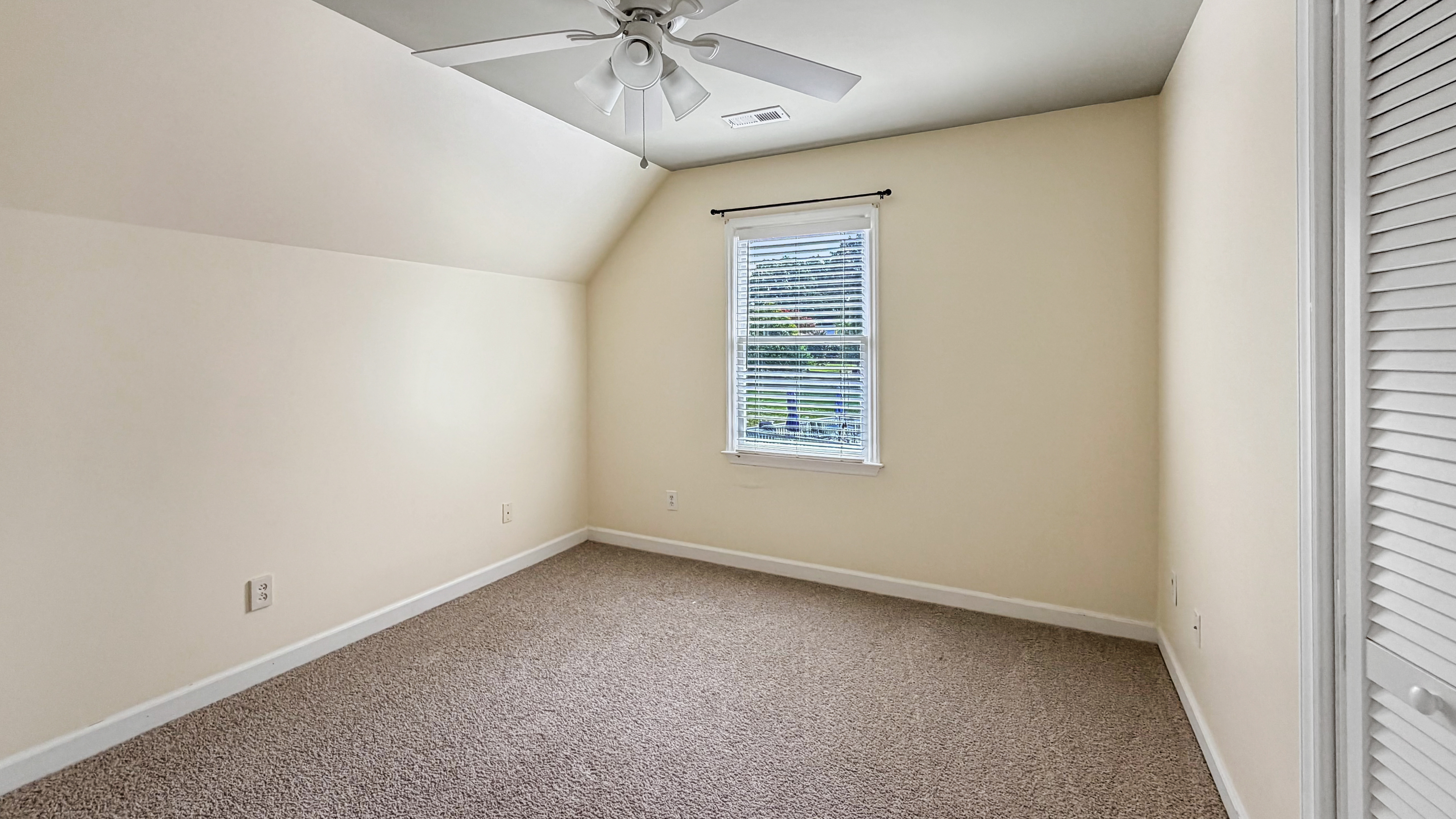 Photo 14 of 21 of 16539 Grapperhall Dr, Huntersville, NC