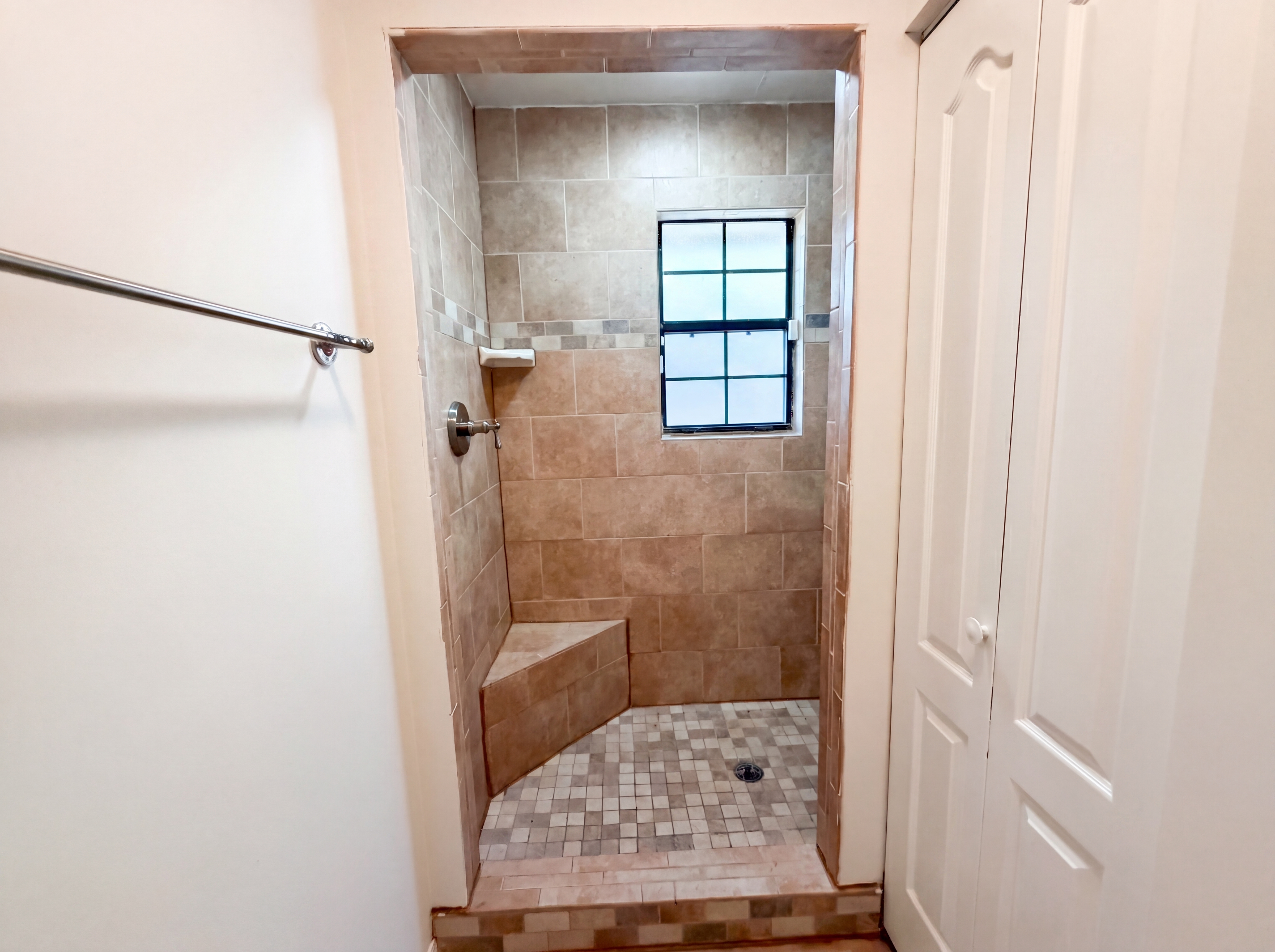 Photo 17 of 20 of 3160 Bridgeview Dr, Jacksonville, FL