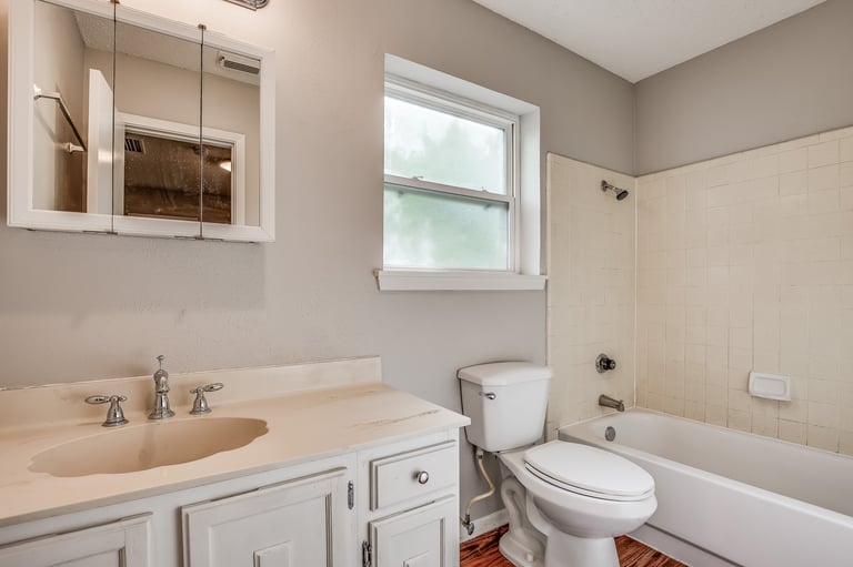 Photo 22 of 26 - 1826 Caldwell Dr, Garland, TX 75041