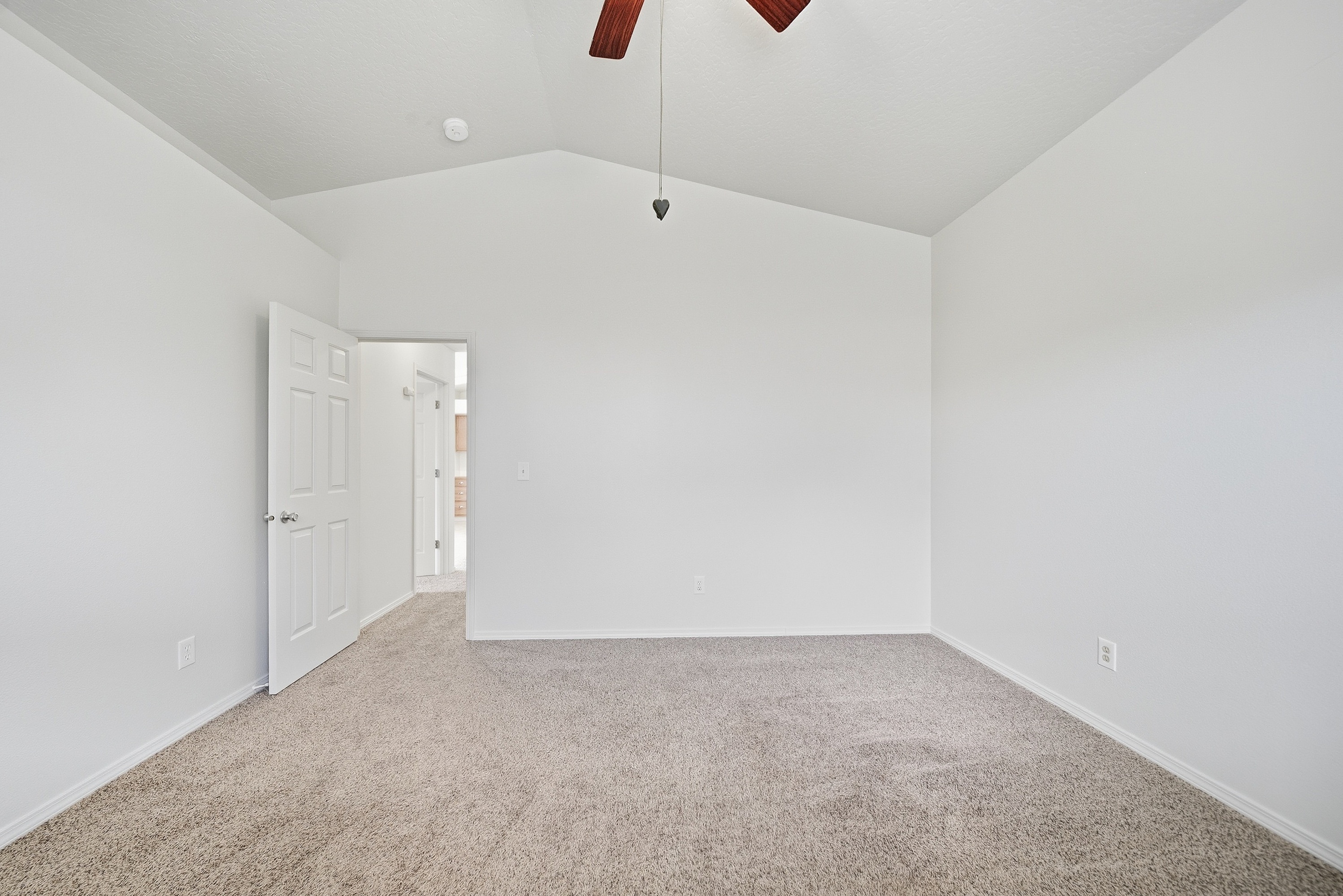 Photo 13 of 26 of 2419 E Maryland Ave, Nampa, ID