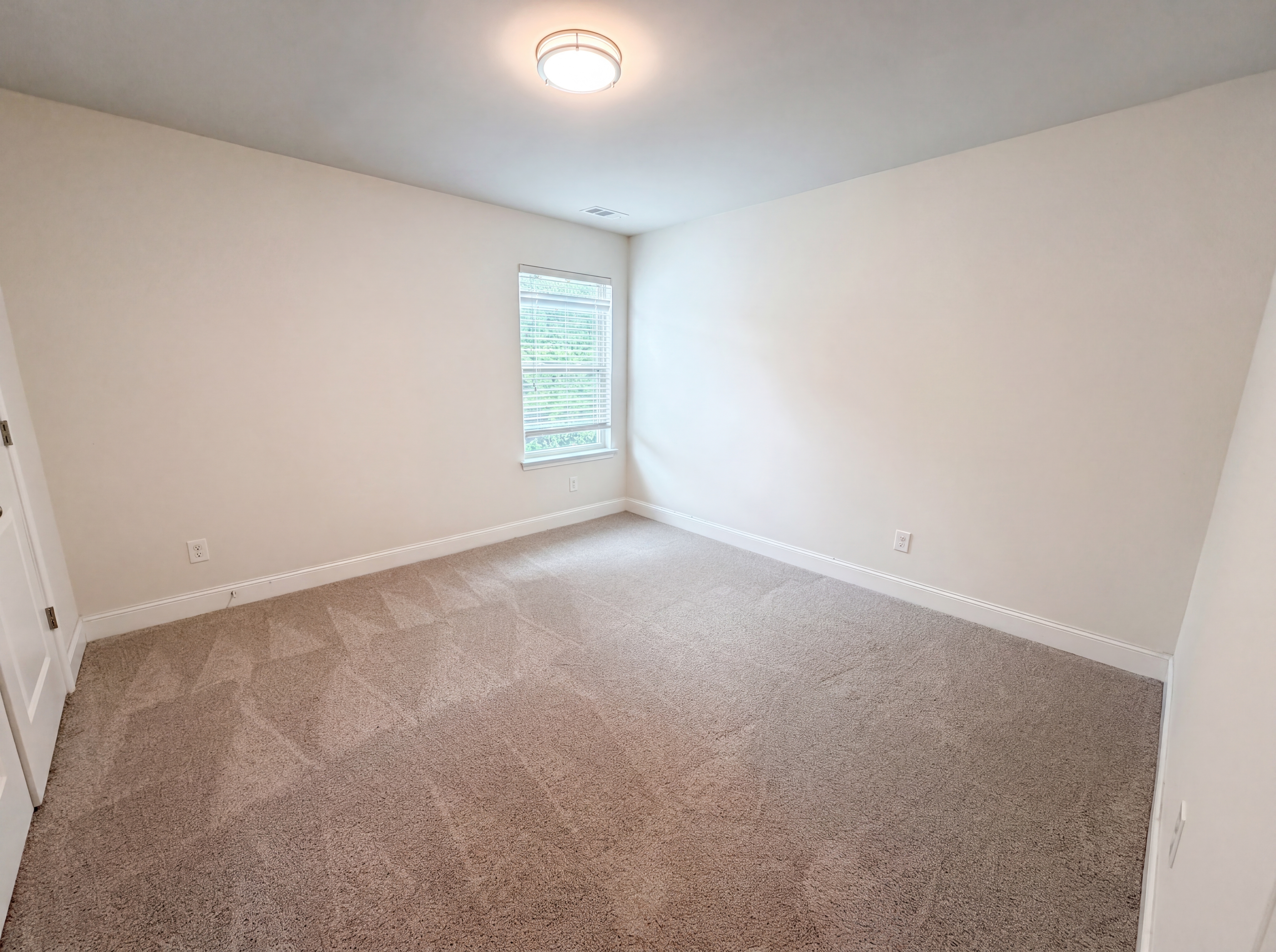 Photo 10 of 19 of 2627 Glenbrook Ln, Conyers, GA
