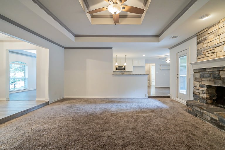 Photo 15 of 36 - 7924 Londonderry Dr, North Richland Hills, TX 76182