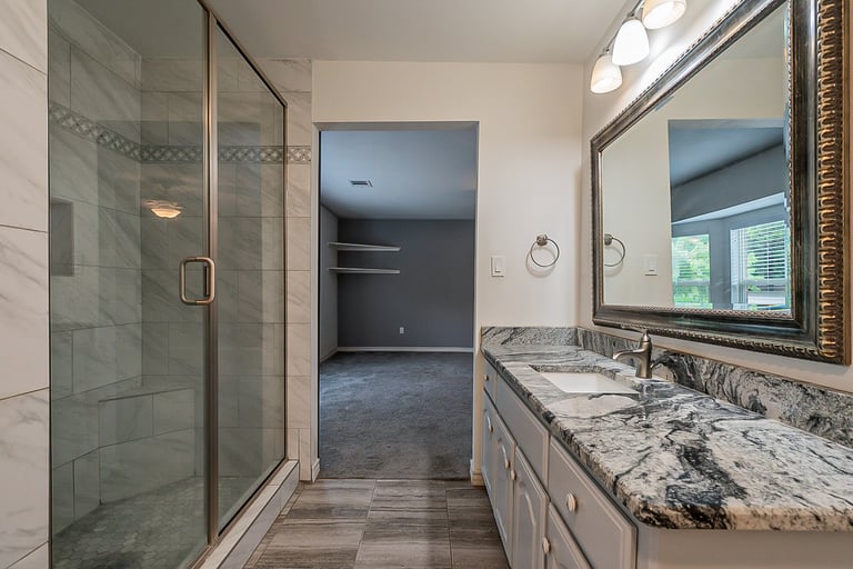 Photo 22 of 36 - 7924 Londonderry Dr, North Richland Hills, TX 76182
