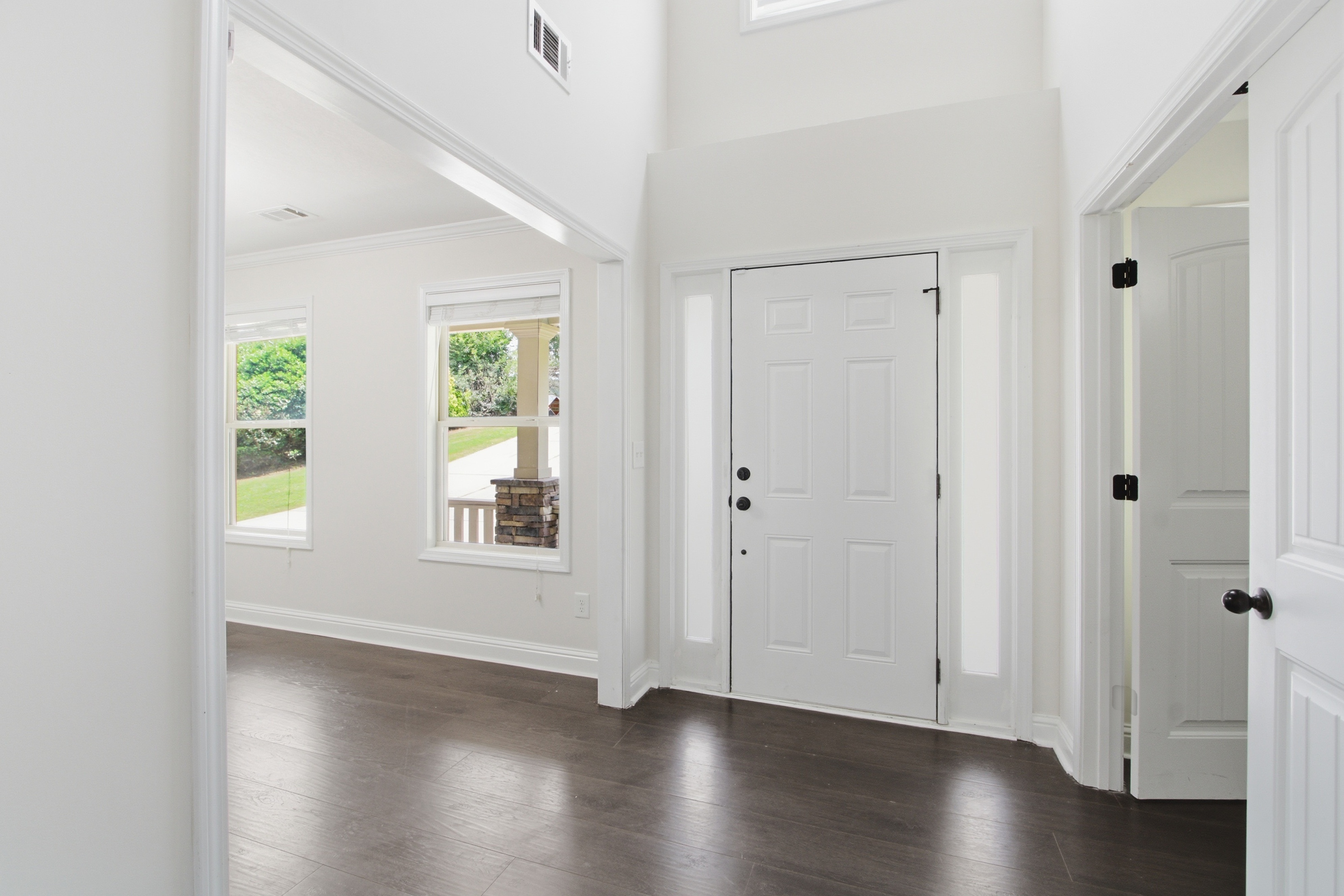 Photo 10 of 42 of 454 Woodbriar Dr, Jefferson, GA