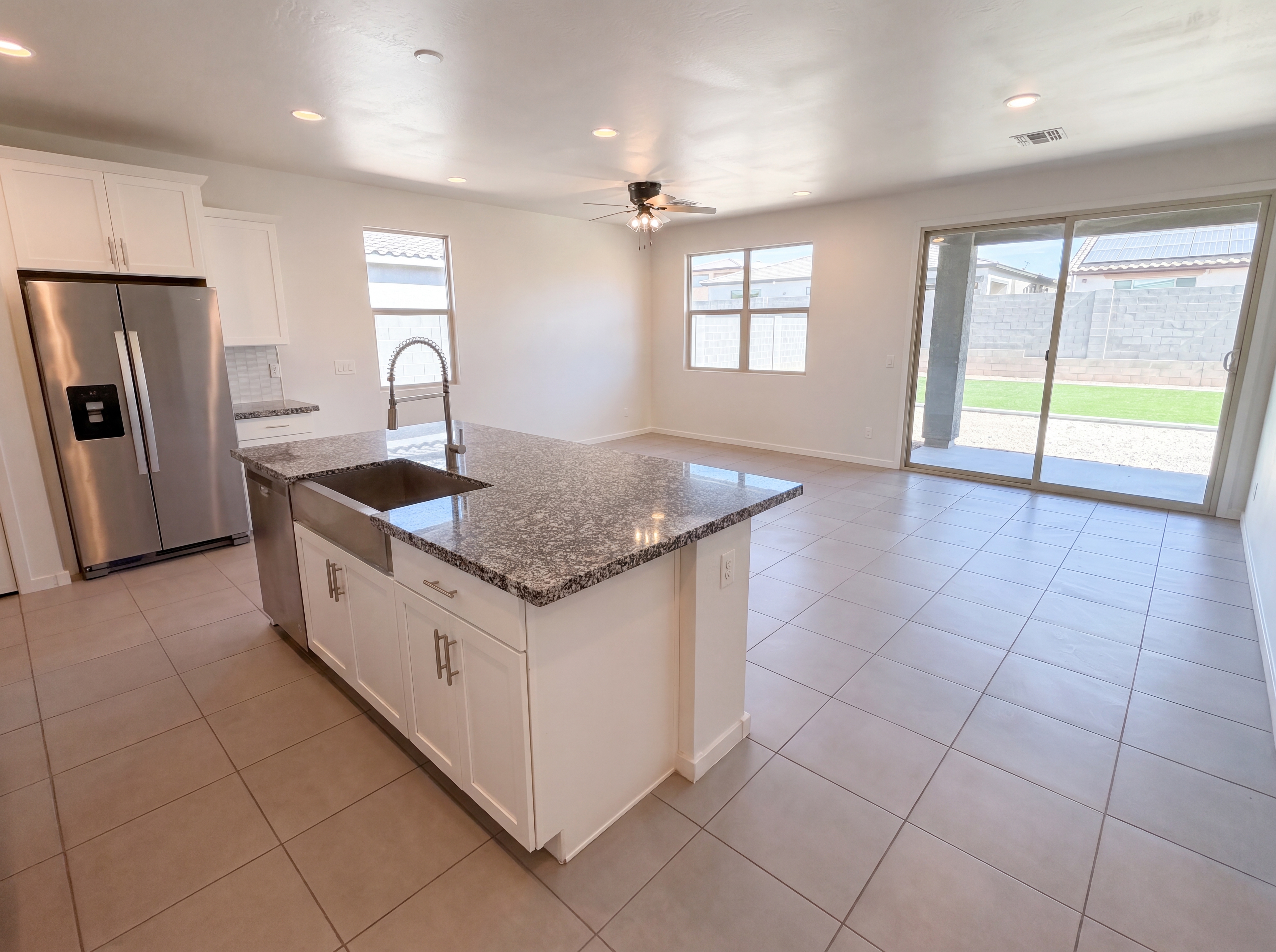 Photo 7 of 25 of 17722 W Pinnacle Vista Dr, Surprise, AZ