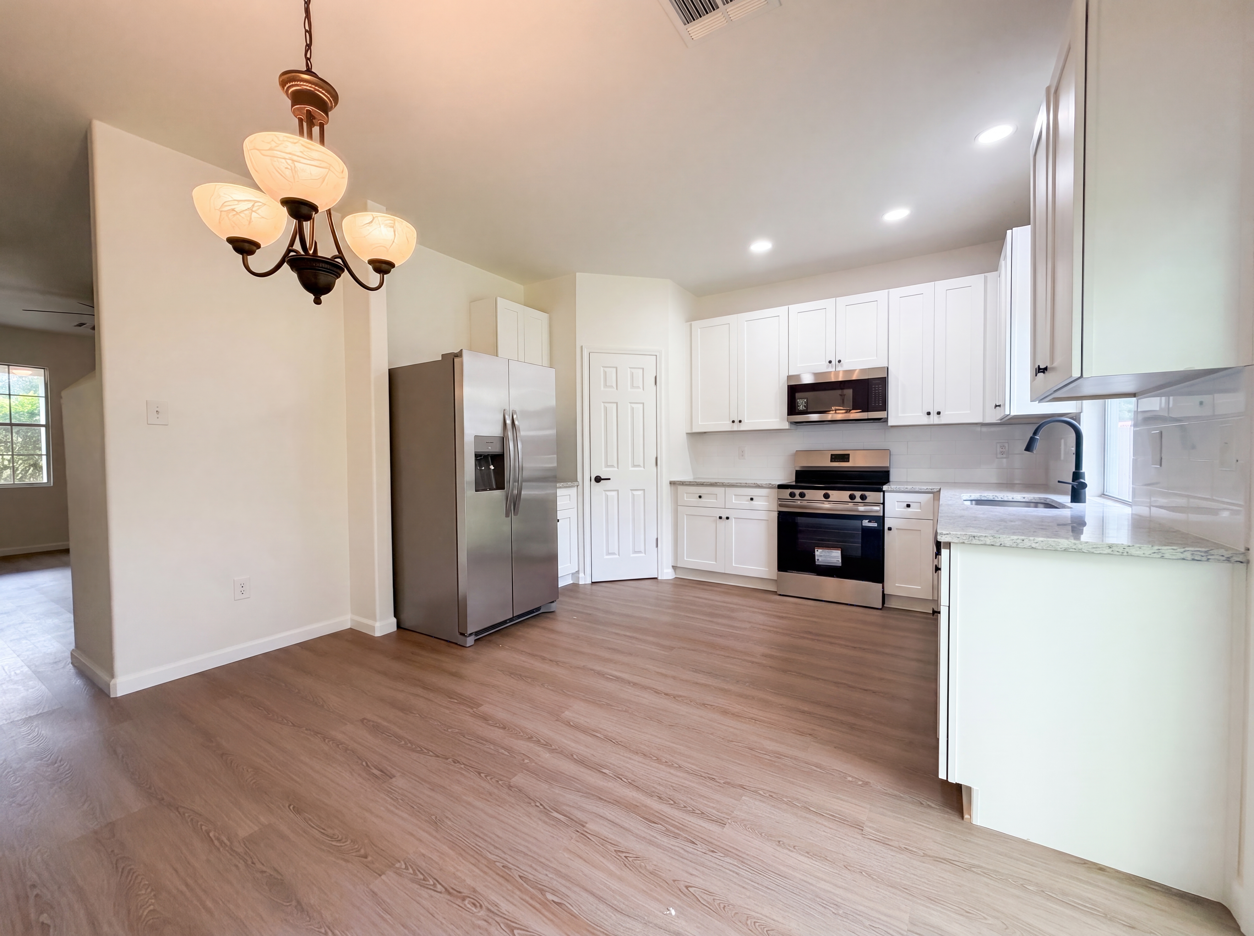 Photo 2 of 15 of 216 Lieck Cv, Cibolo, TX