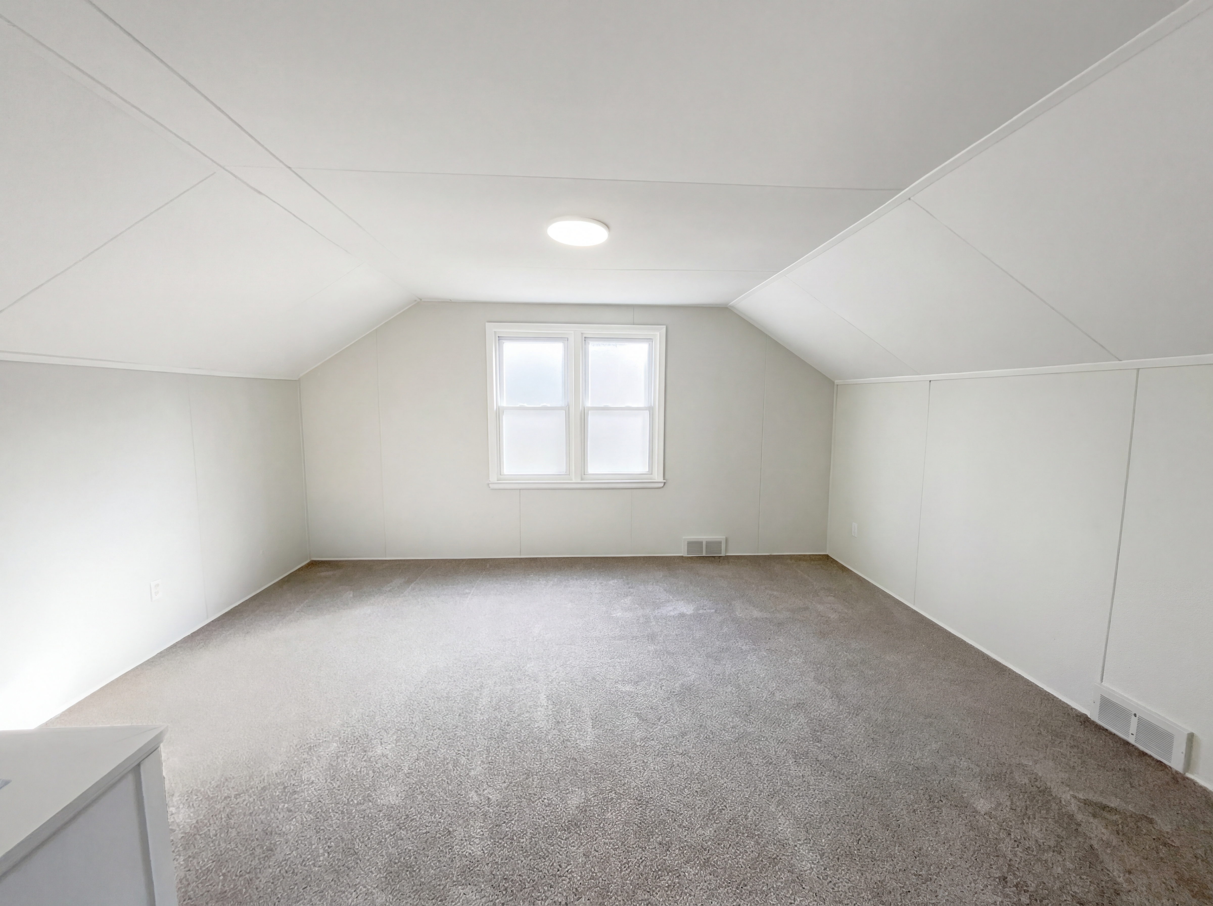 Photo 11 of 16 of 24610 Parklawn St, Oak Park, MI