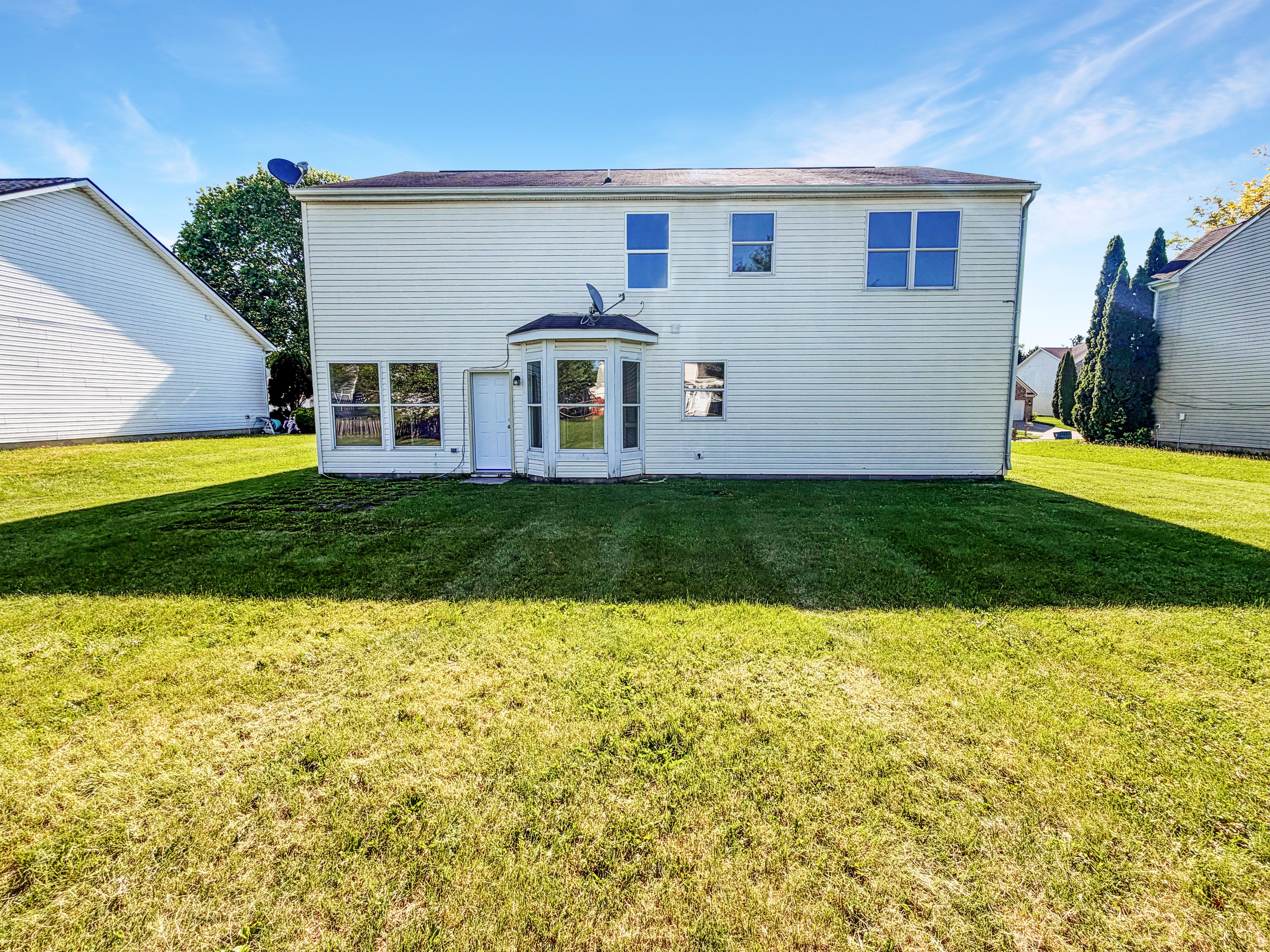 Photo 5 of 30 of 6454 Kentstone Dr, Indianapolis, IN
