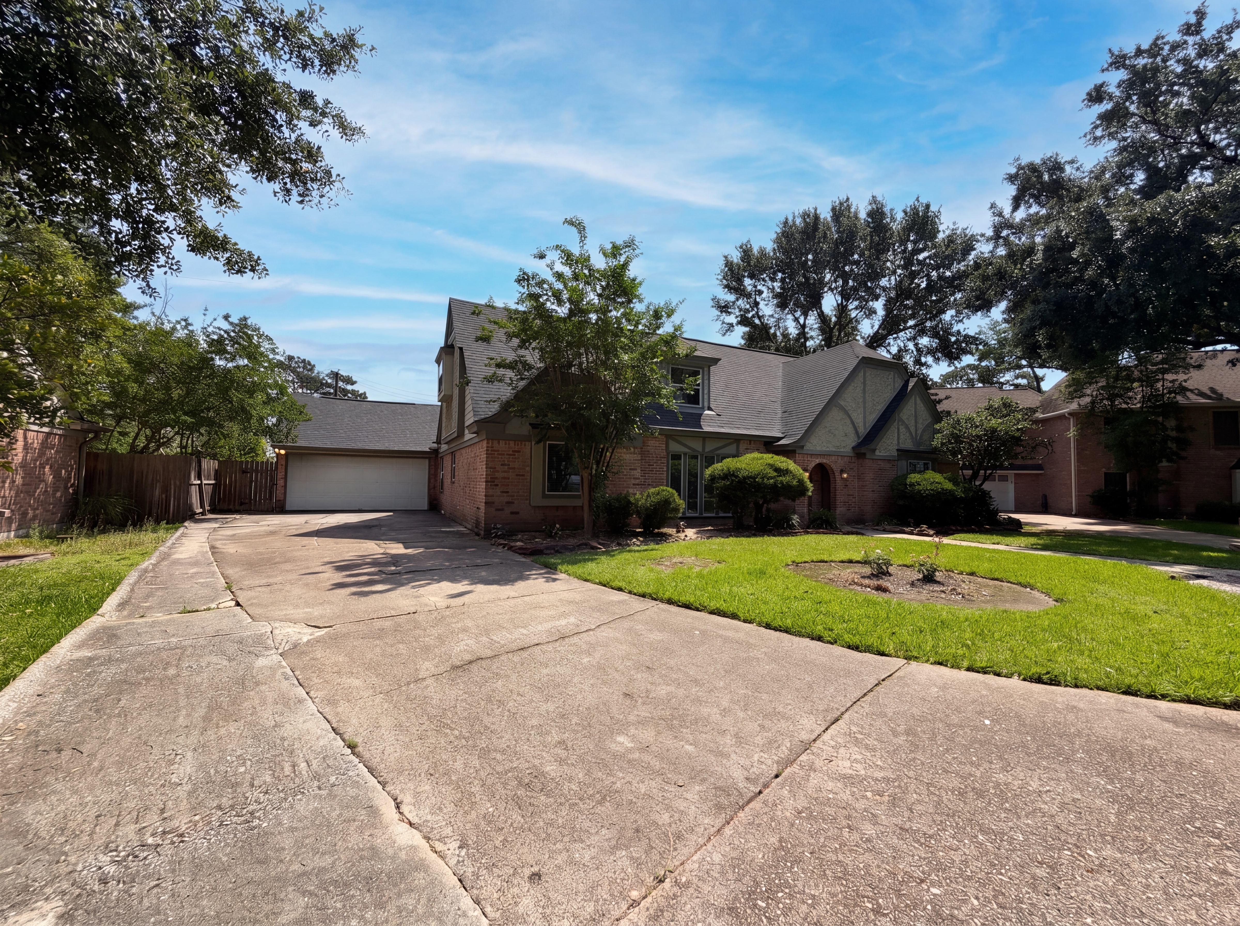 Photo 23 of 26 of 17406 Ridge Top Dr, Houston, TX