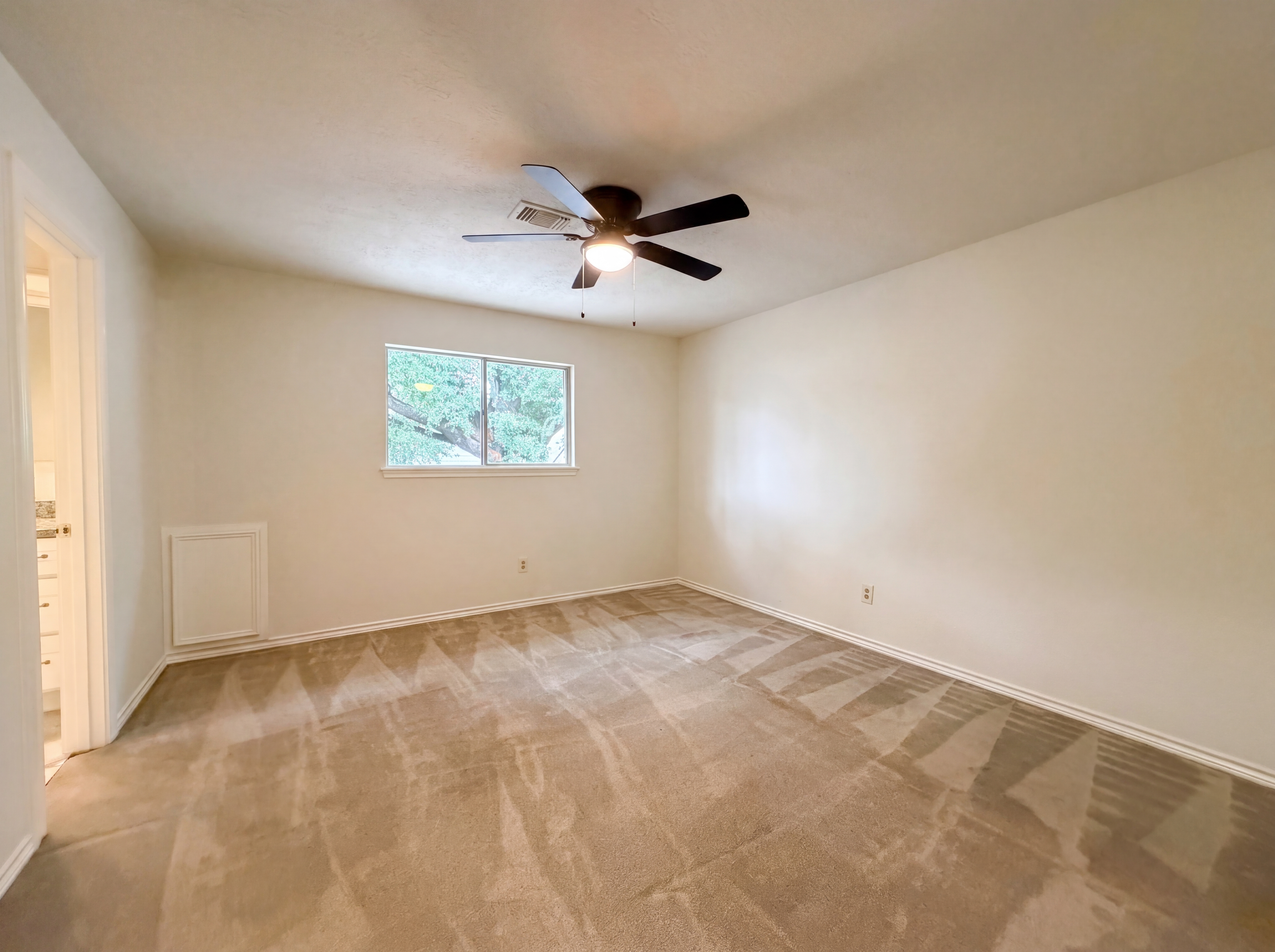 Photo 12 of 27 of 6902 Fawncliff Dr, Houston, TX