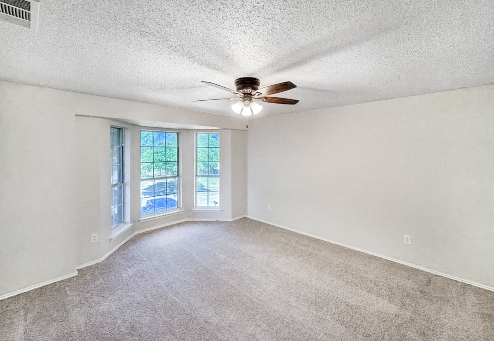 Photo 22 of 27 of 2711 Vistaview Dr, Corinth, TX
