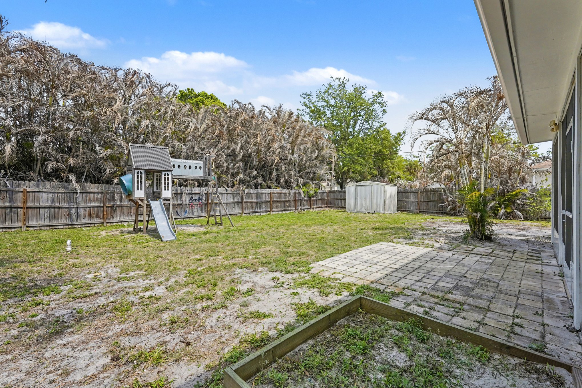 Photo 19 of 20 of 767 Rolling Hill Dr, Sebastian, FL