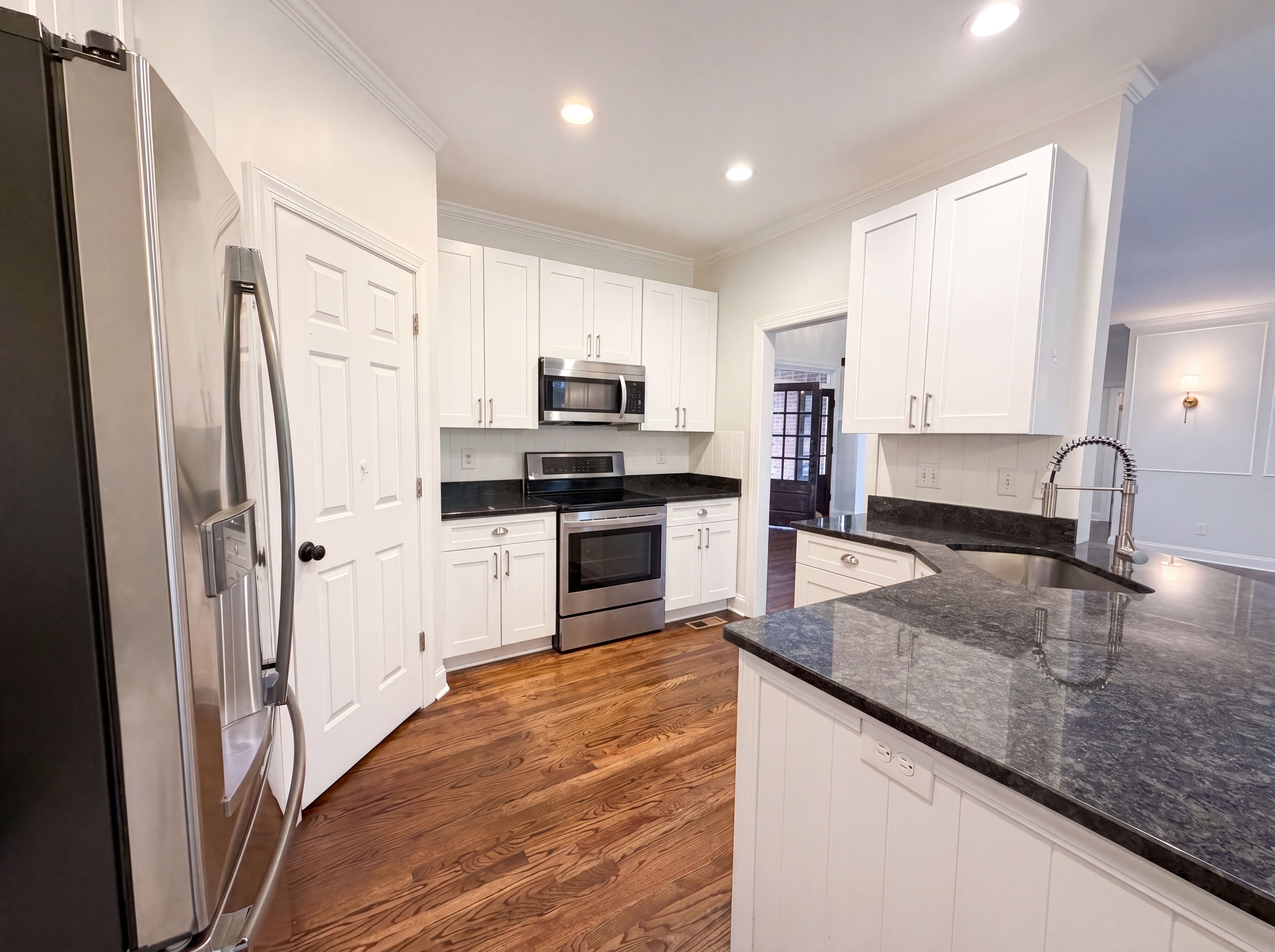 Photo 9 of 30 of 2298 Camden Dr SW, Marietta, GA
