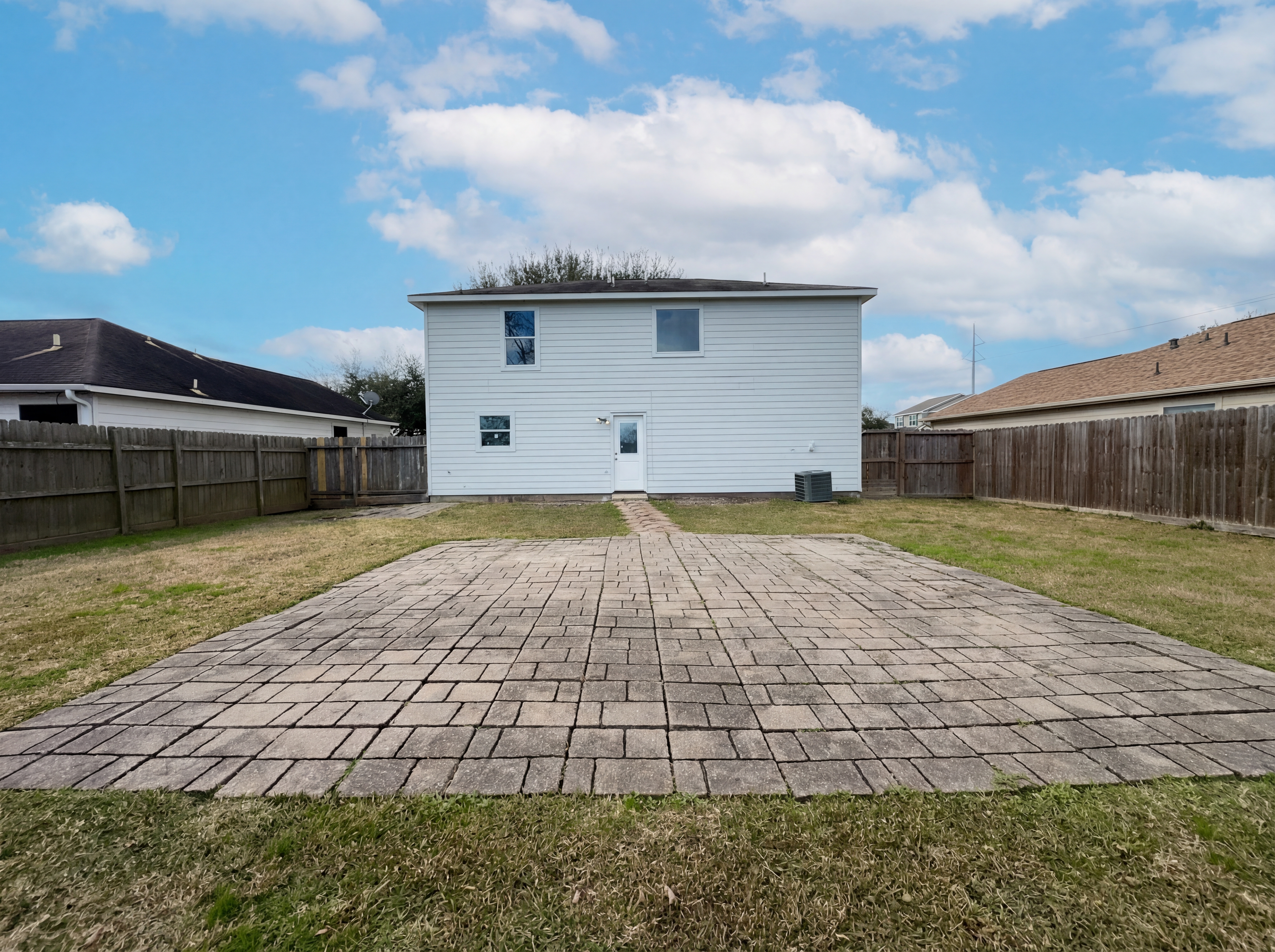 Photo 5 of 17 of 2310 Redfish Dr, Texas City, TX