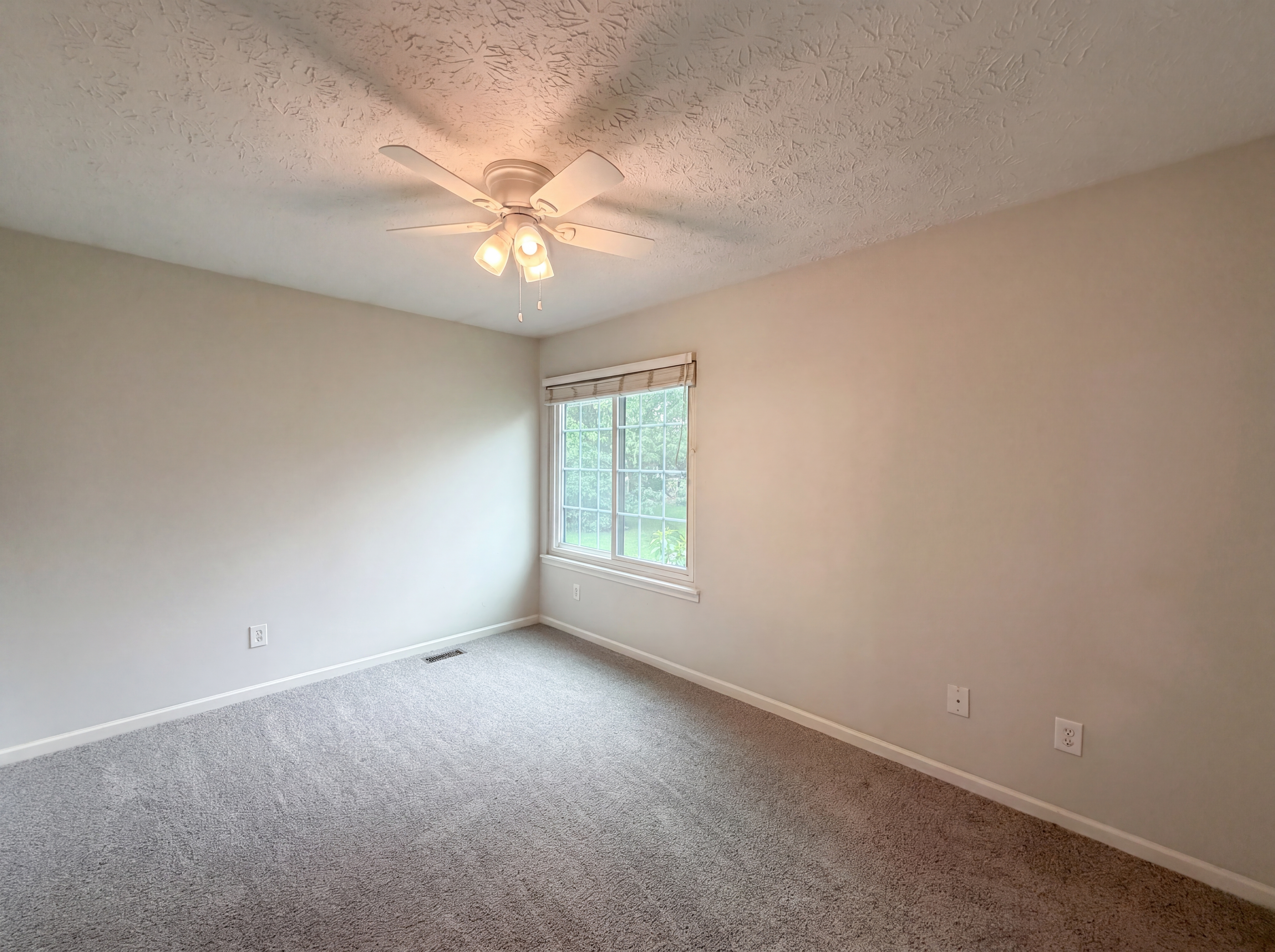 Photo 14 of 21 of 8302 La Habra Ln, Indianapolis, IN